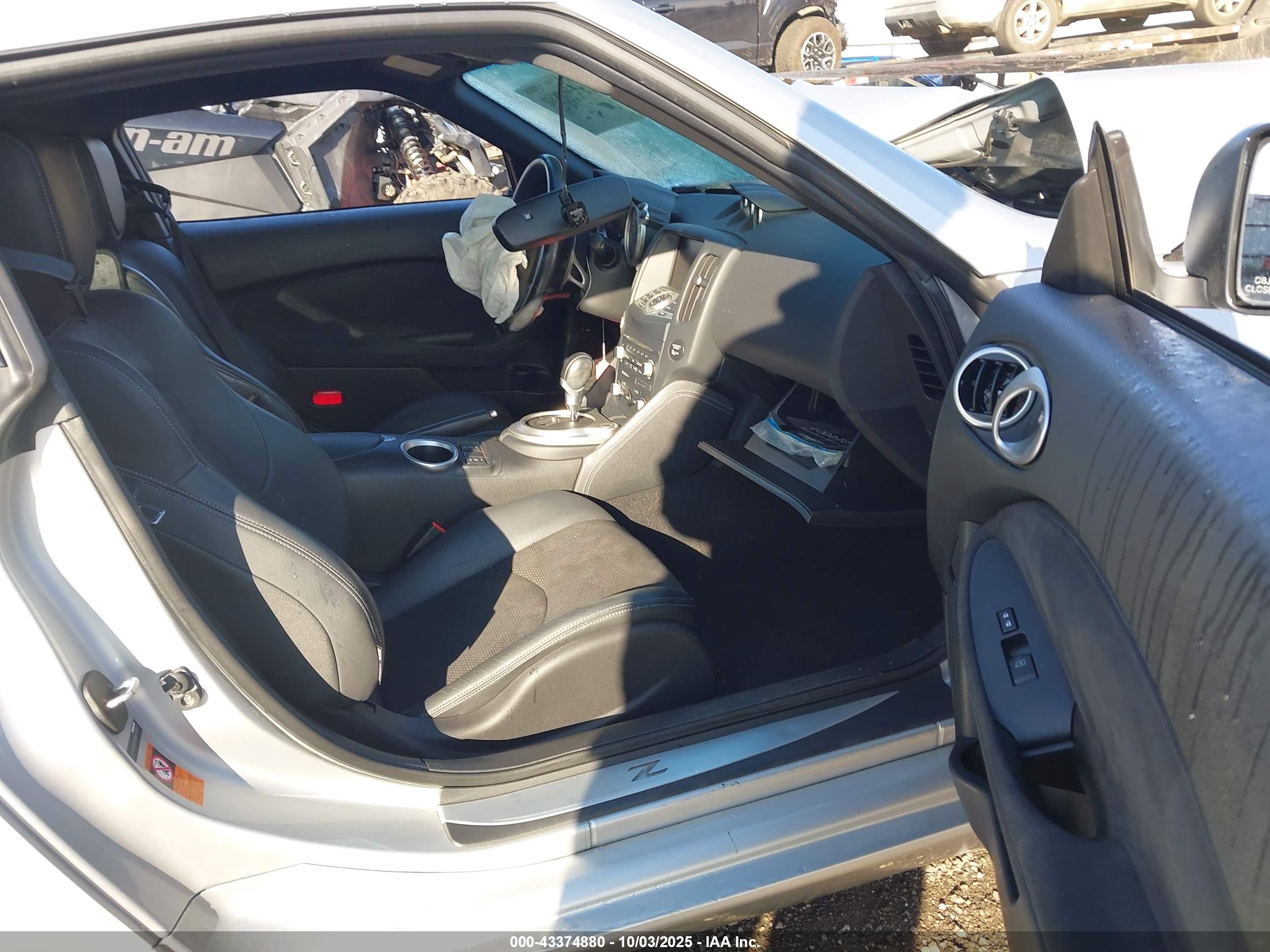 NISSAN 370Z image 5