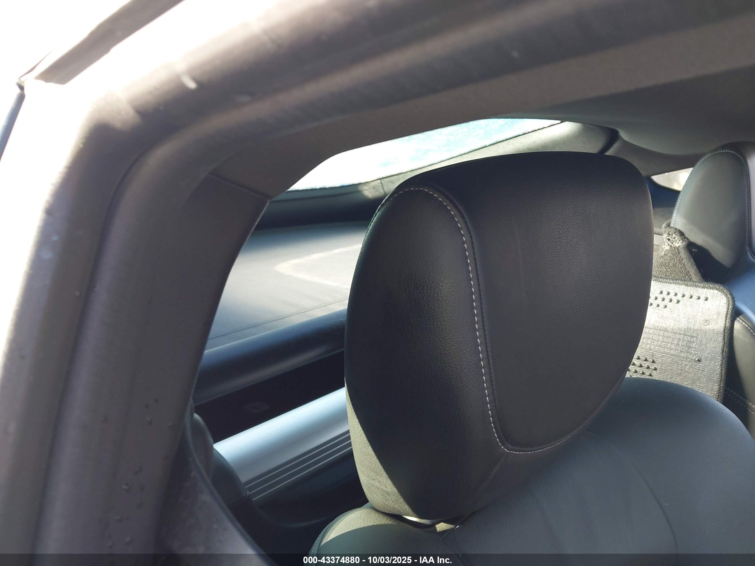 NISSAN 370Z image 8