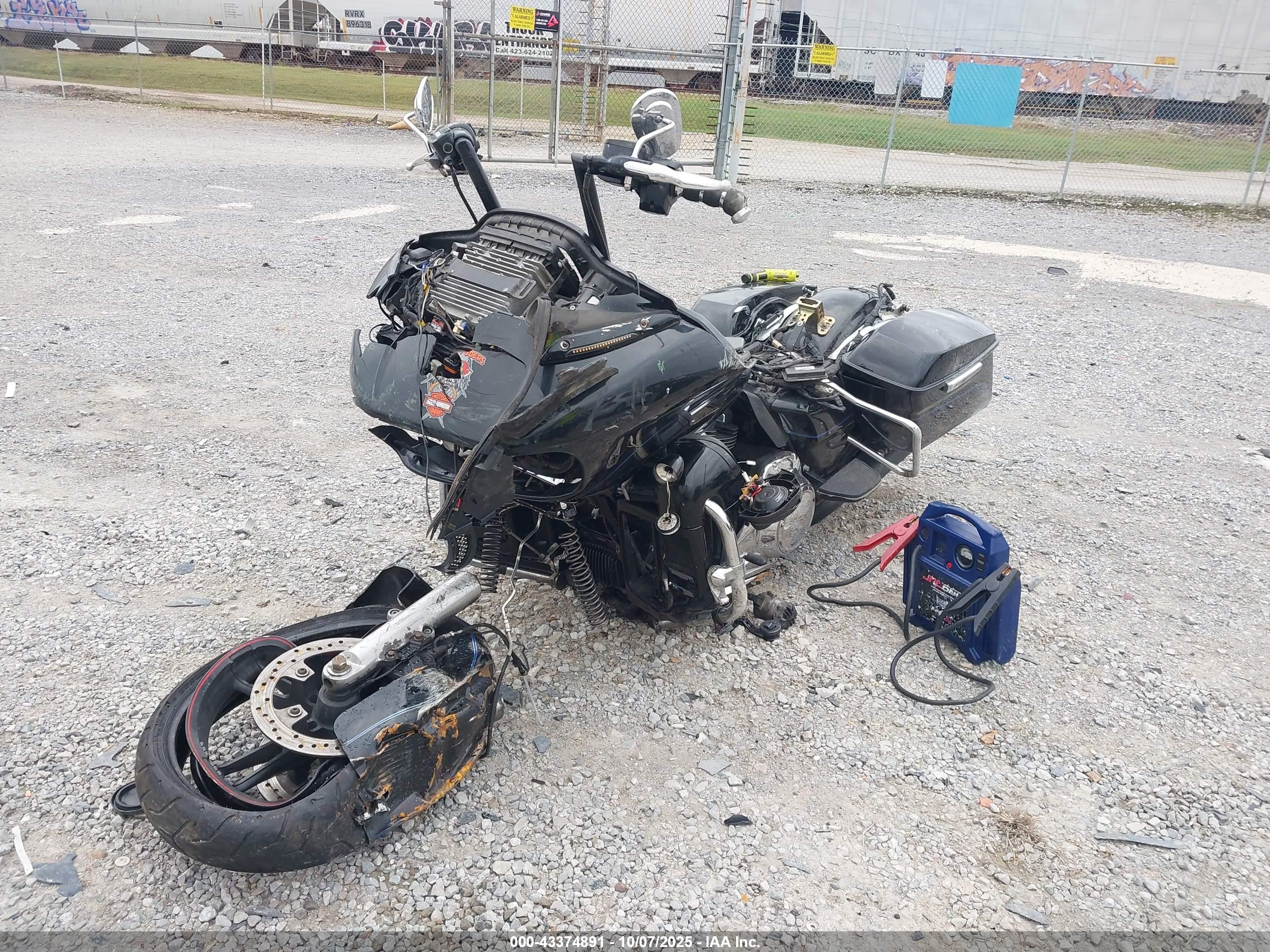 HARLEY-DAVIDSON FLTRU image 2