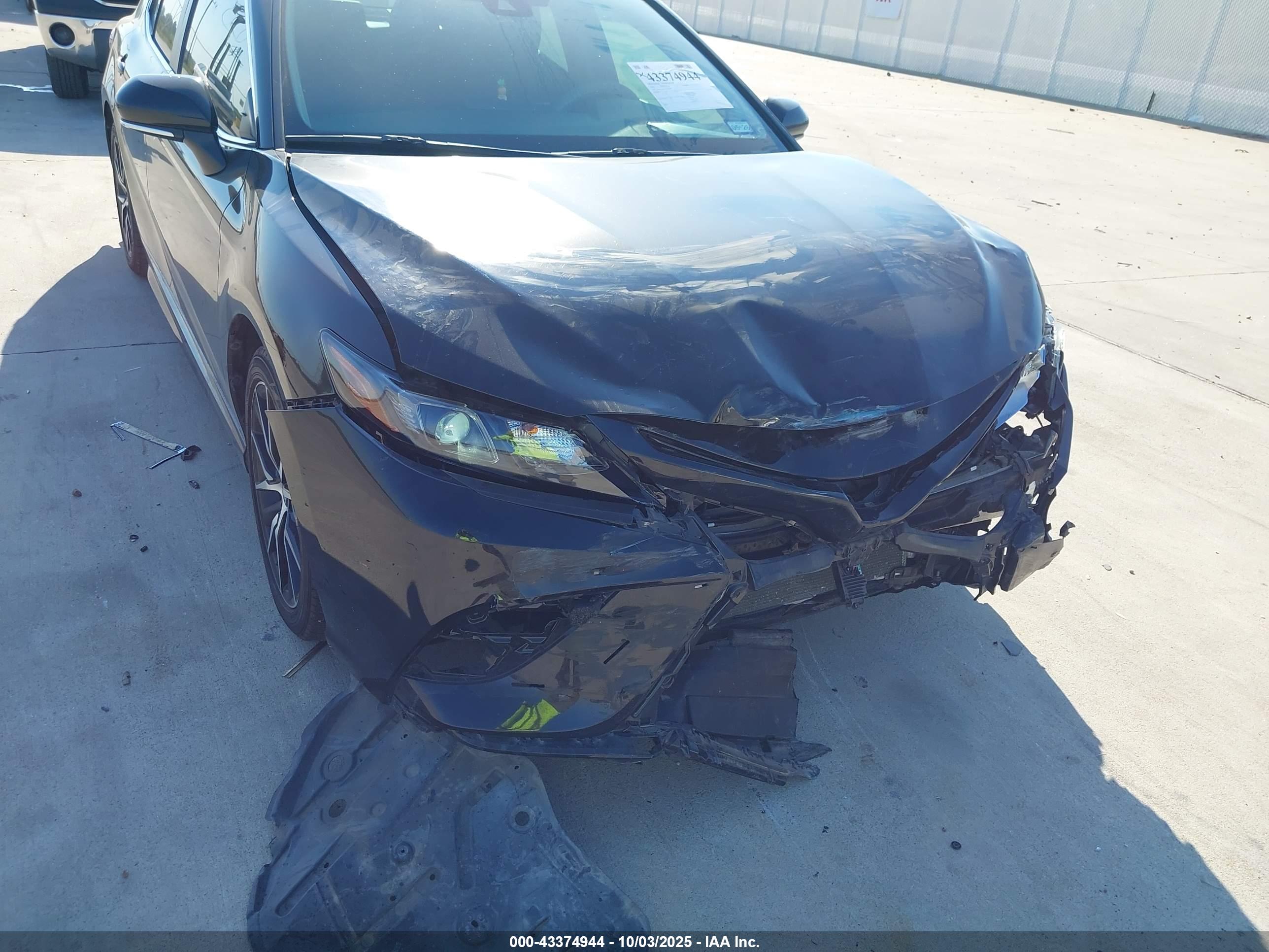 TOYOTA CAMRY image 6