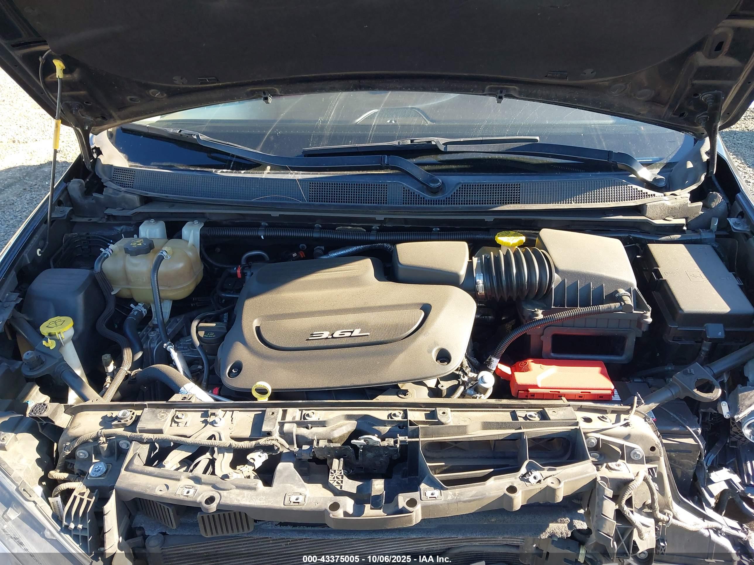 CHRYSLER PACIFICA image 10