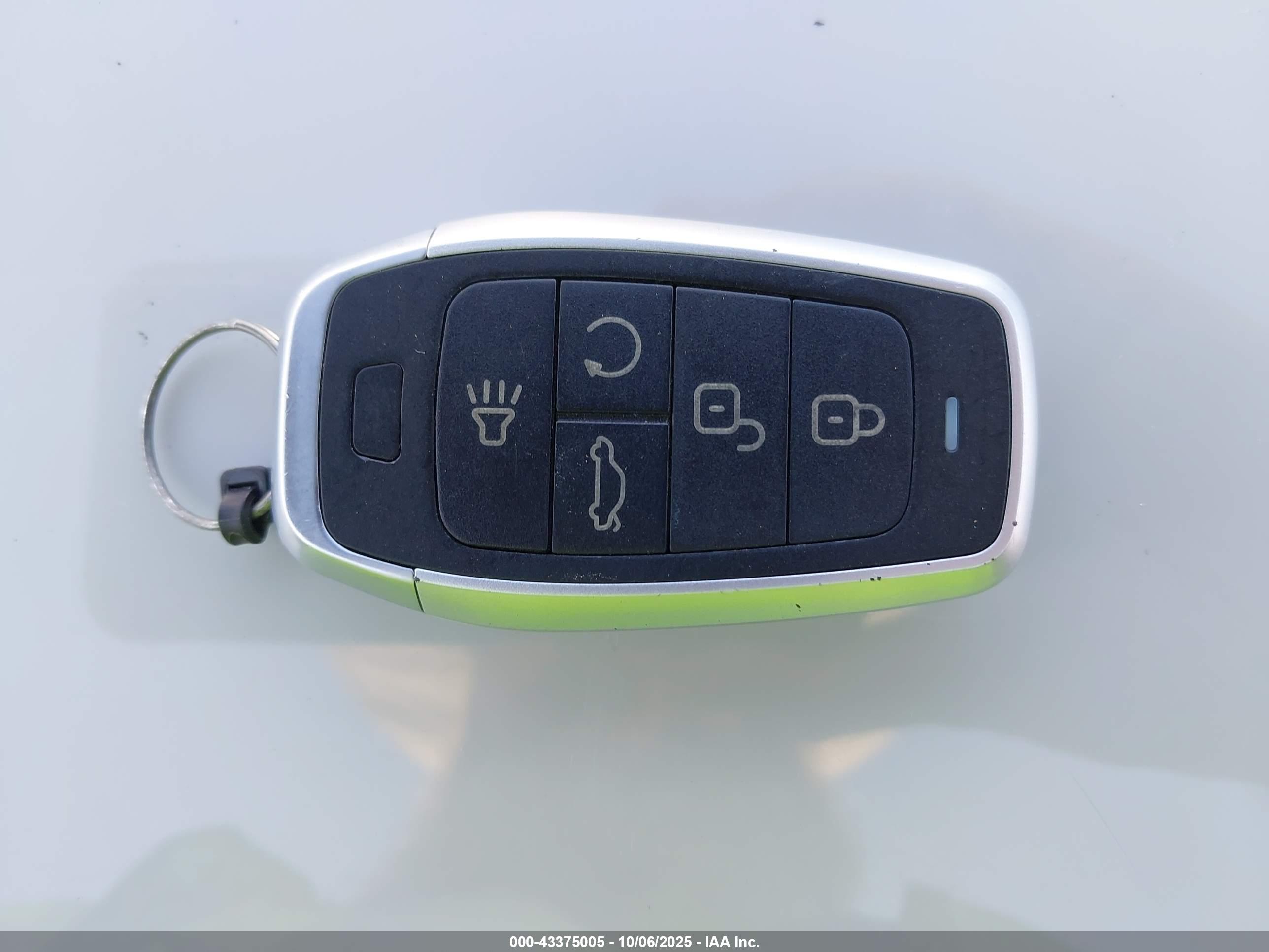 CHRYSLER PACIFICA image 11
