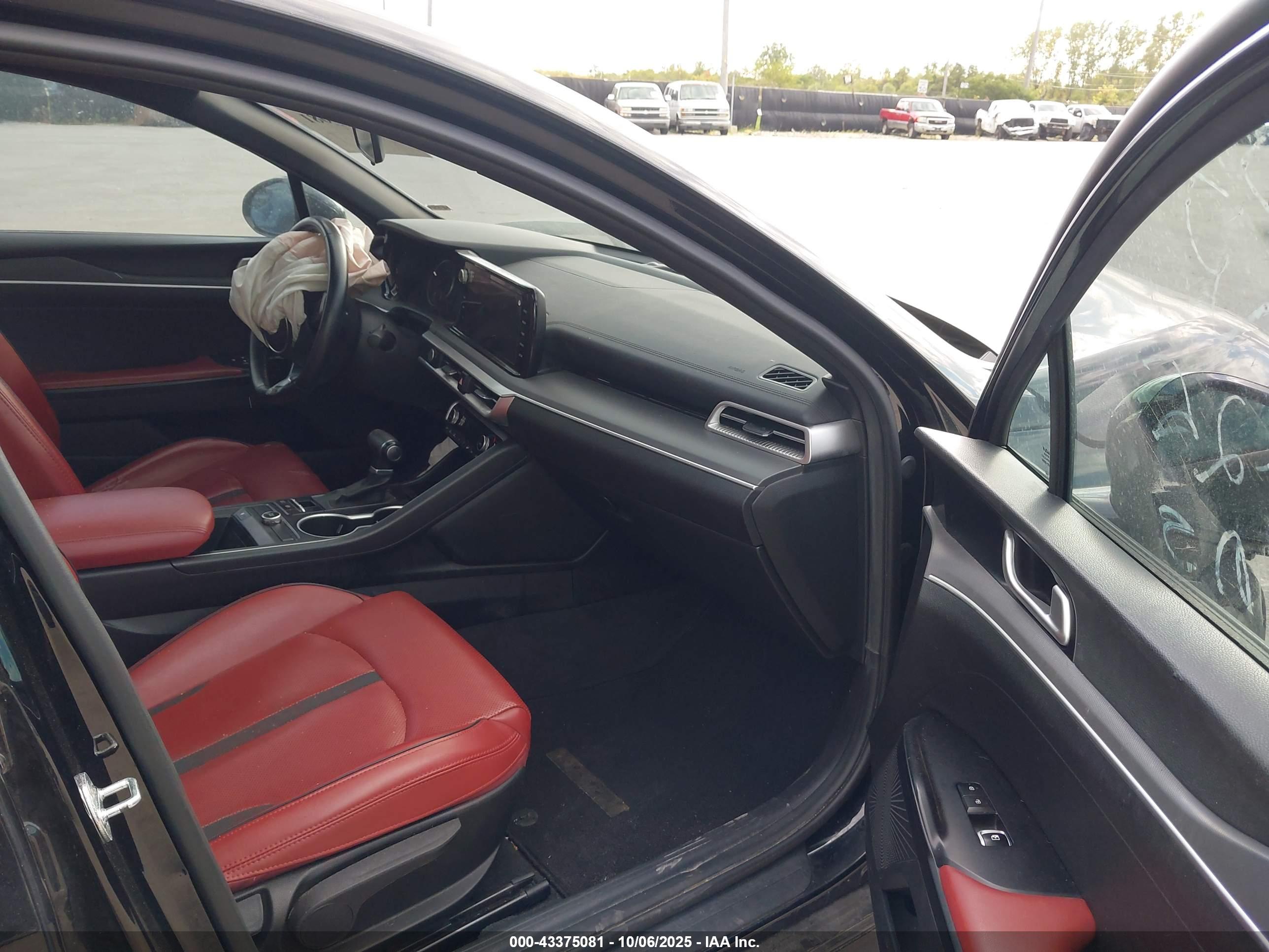 KIA K5 image 5