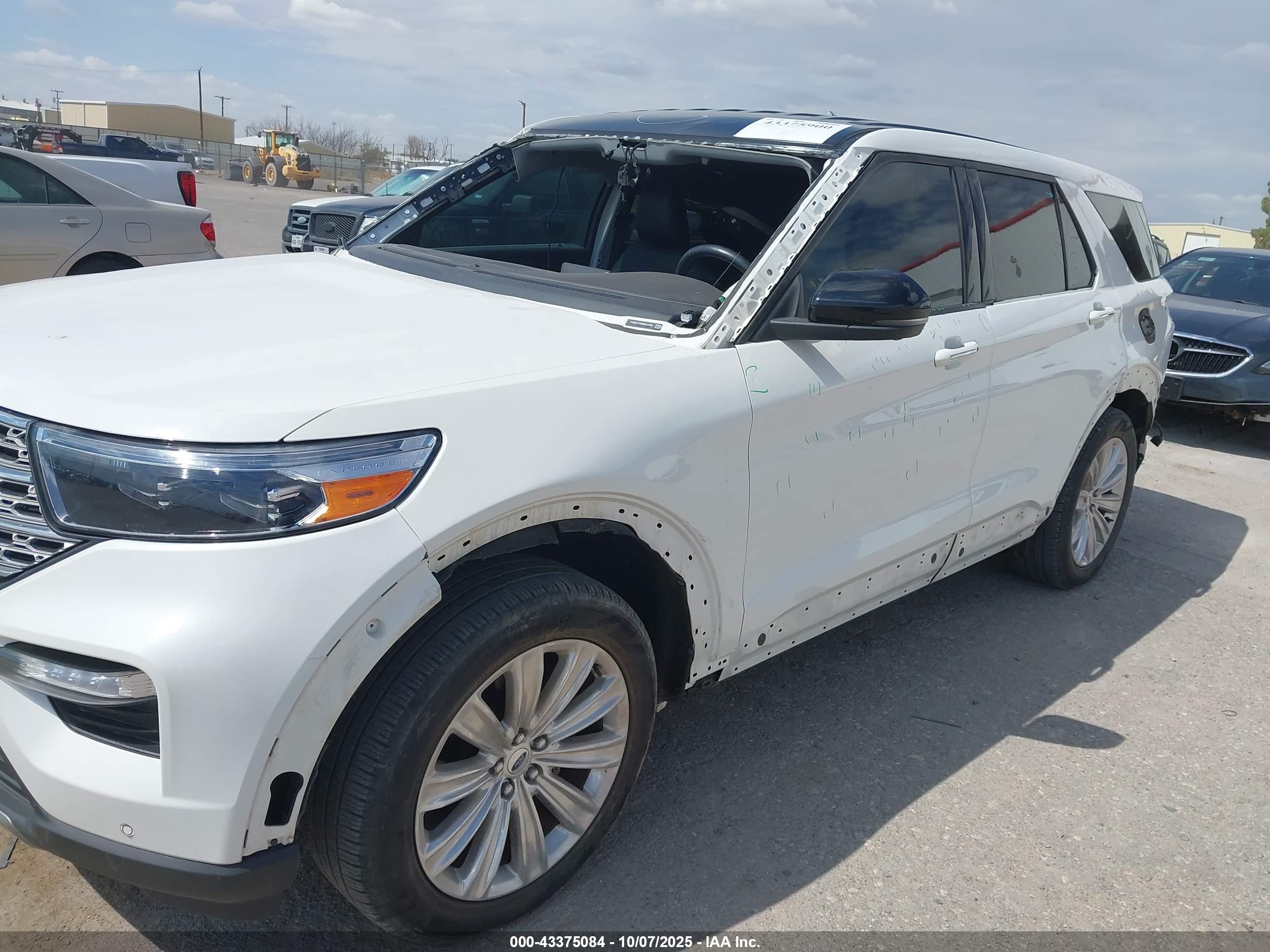 FORD EXPLORER image 6