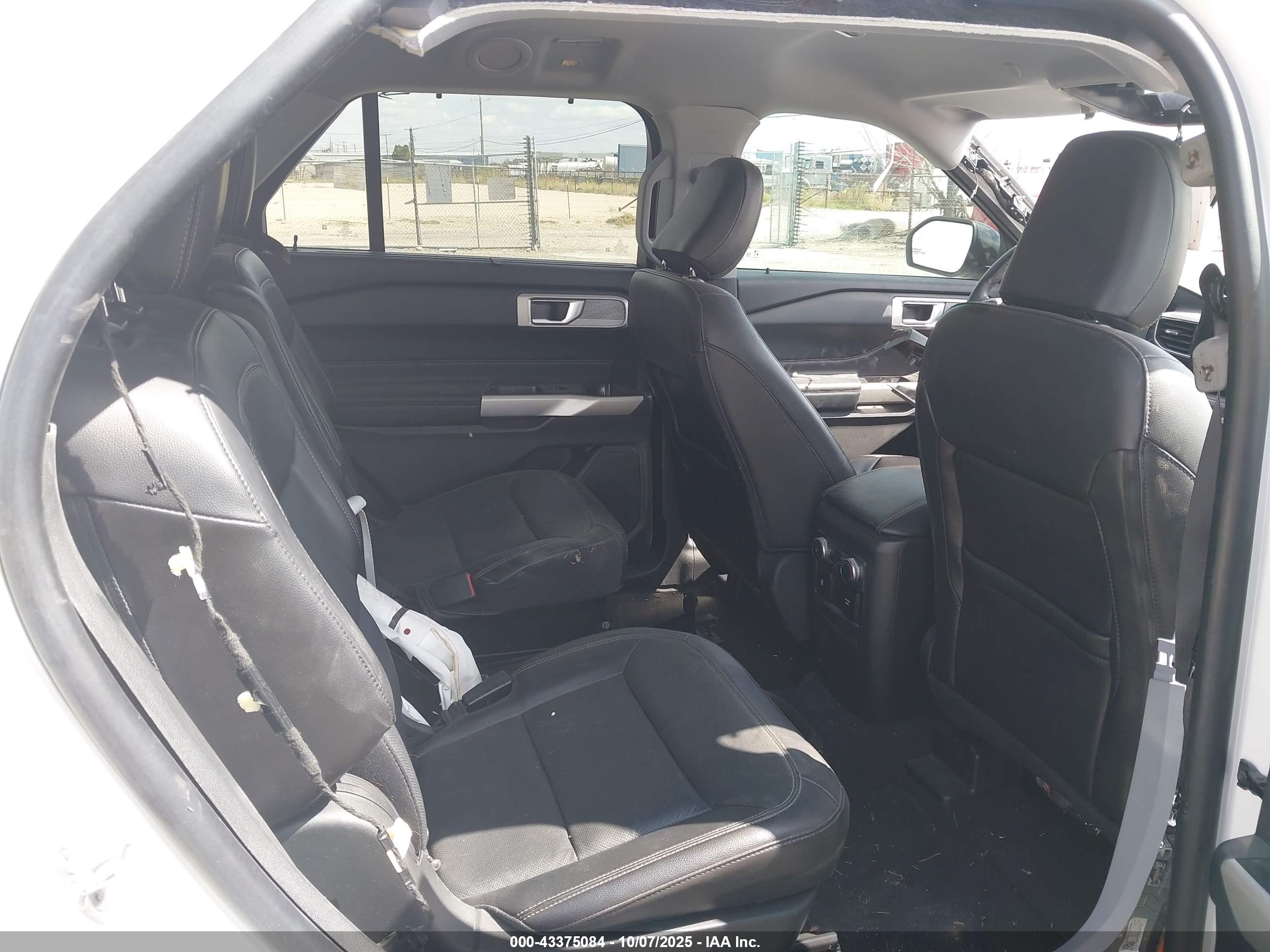 FORD EXPLORER image 8