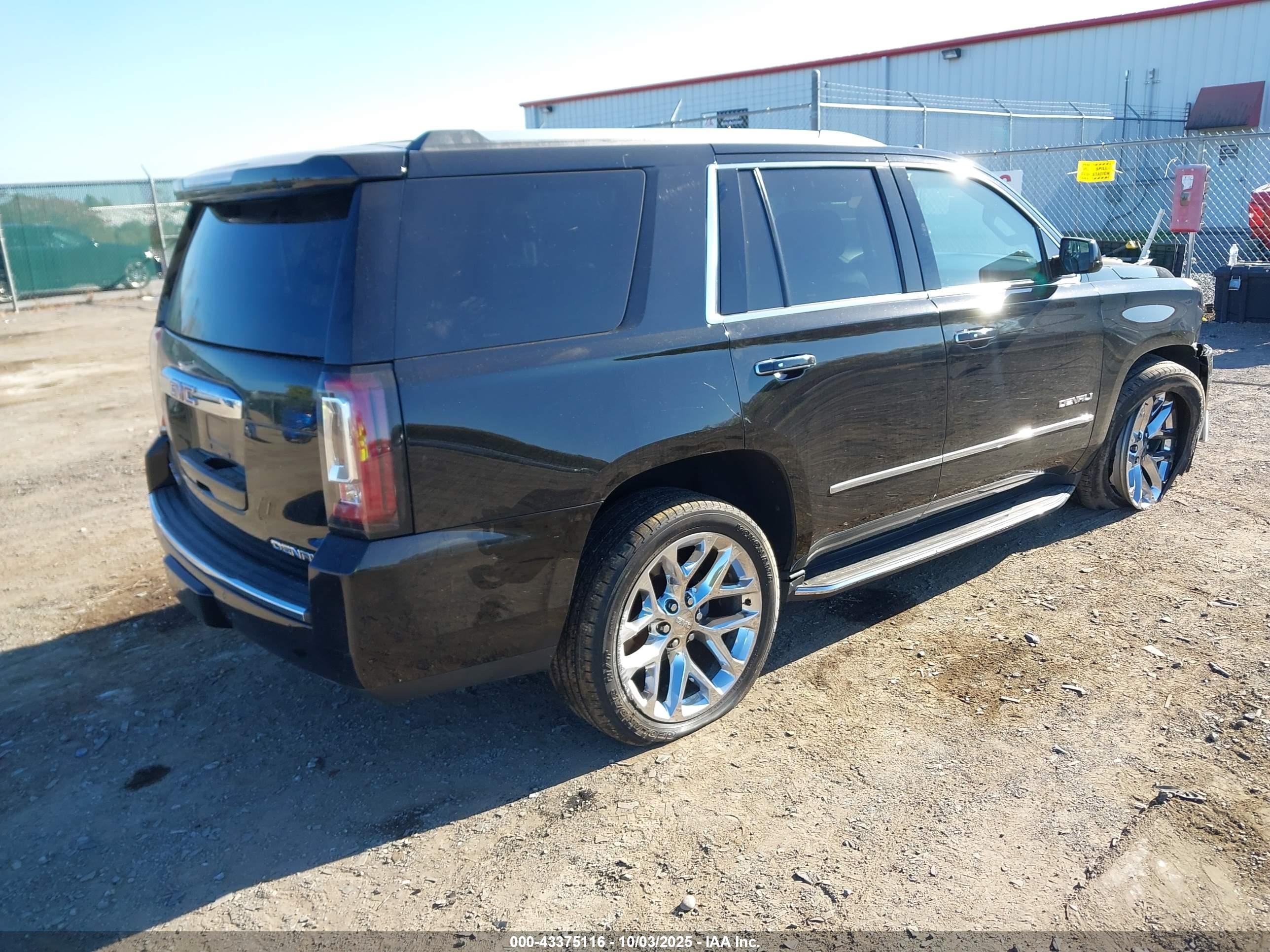 GMC YUKON image 4