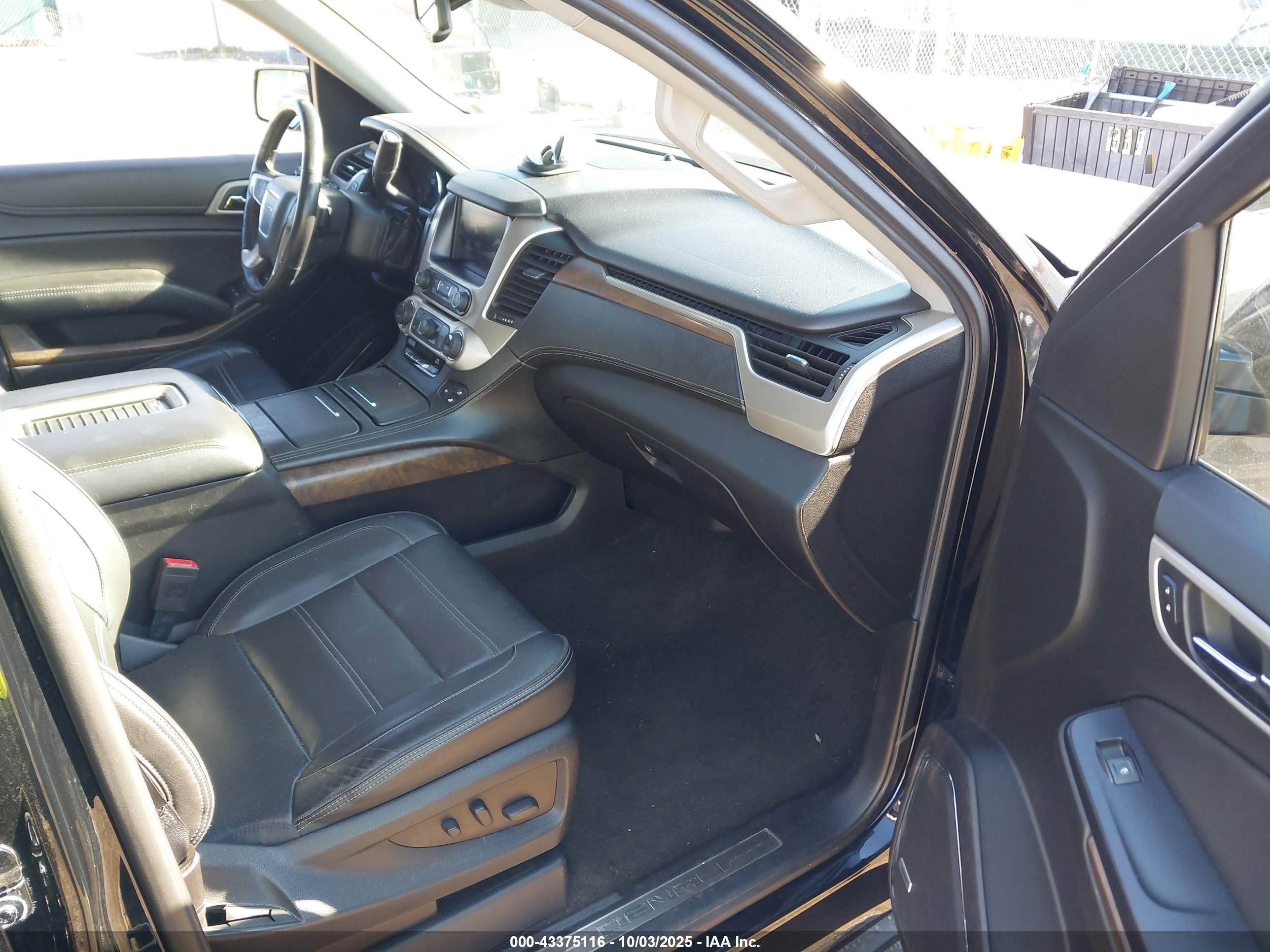 GMC YUKON image 5