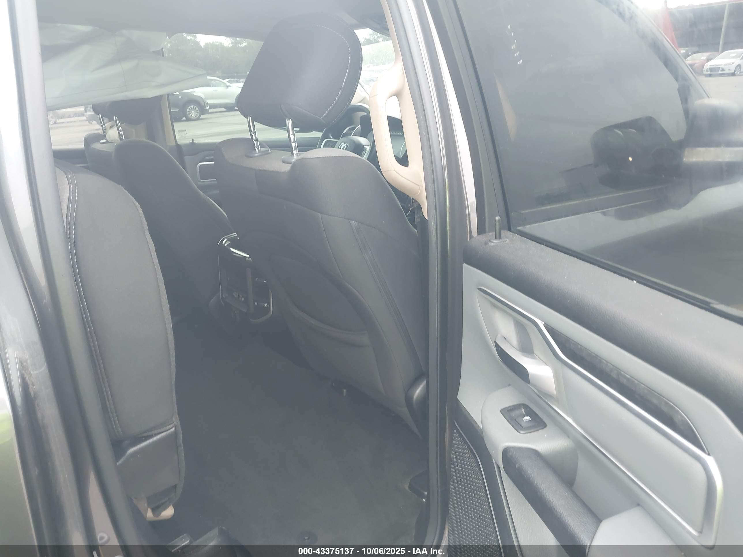 RAM 1500 image 8