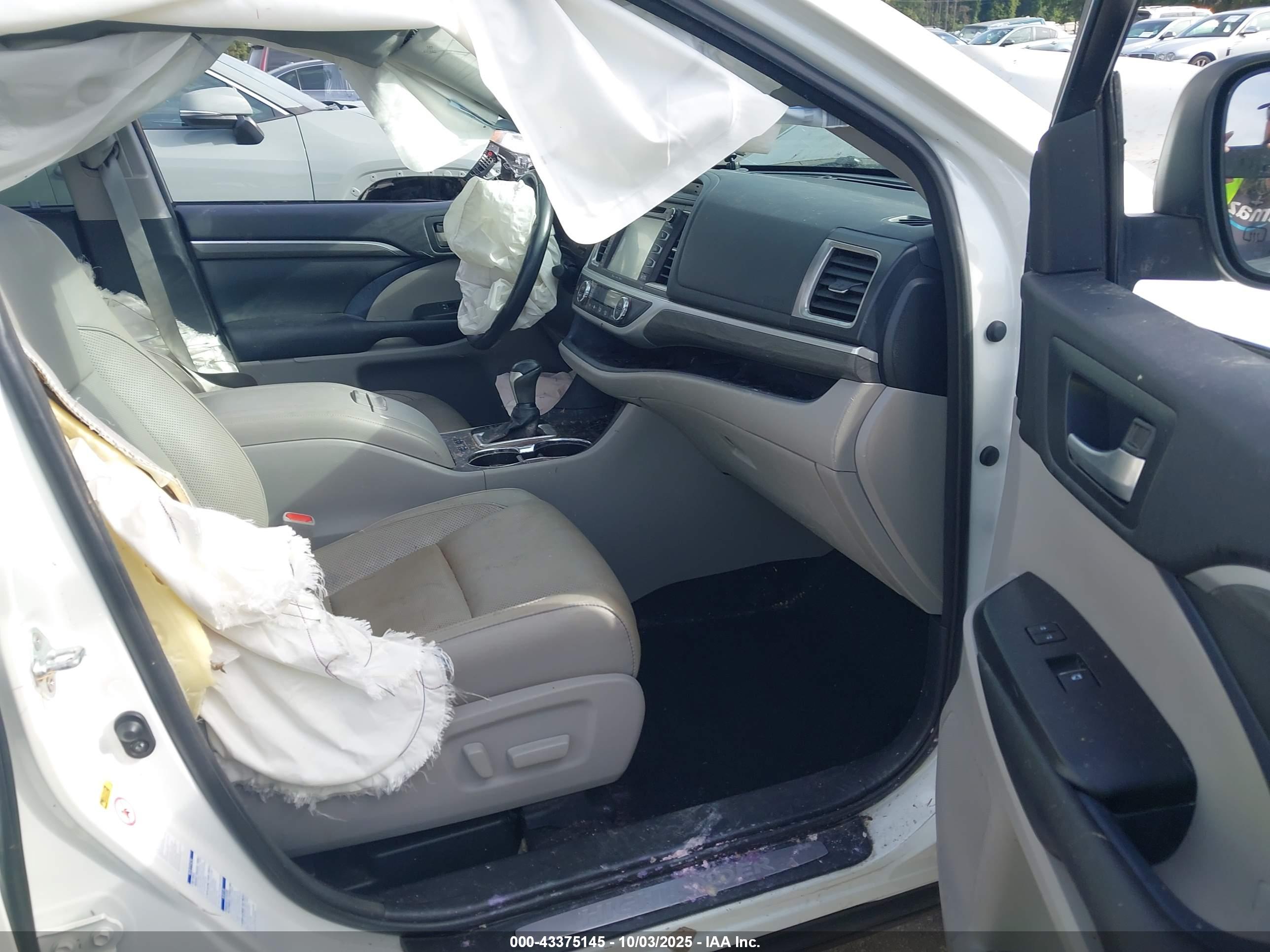 TOYOTA HIGHLANDER image 5