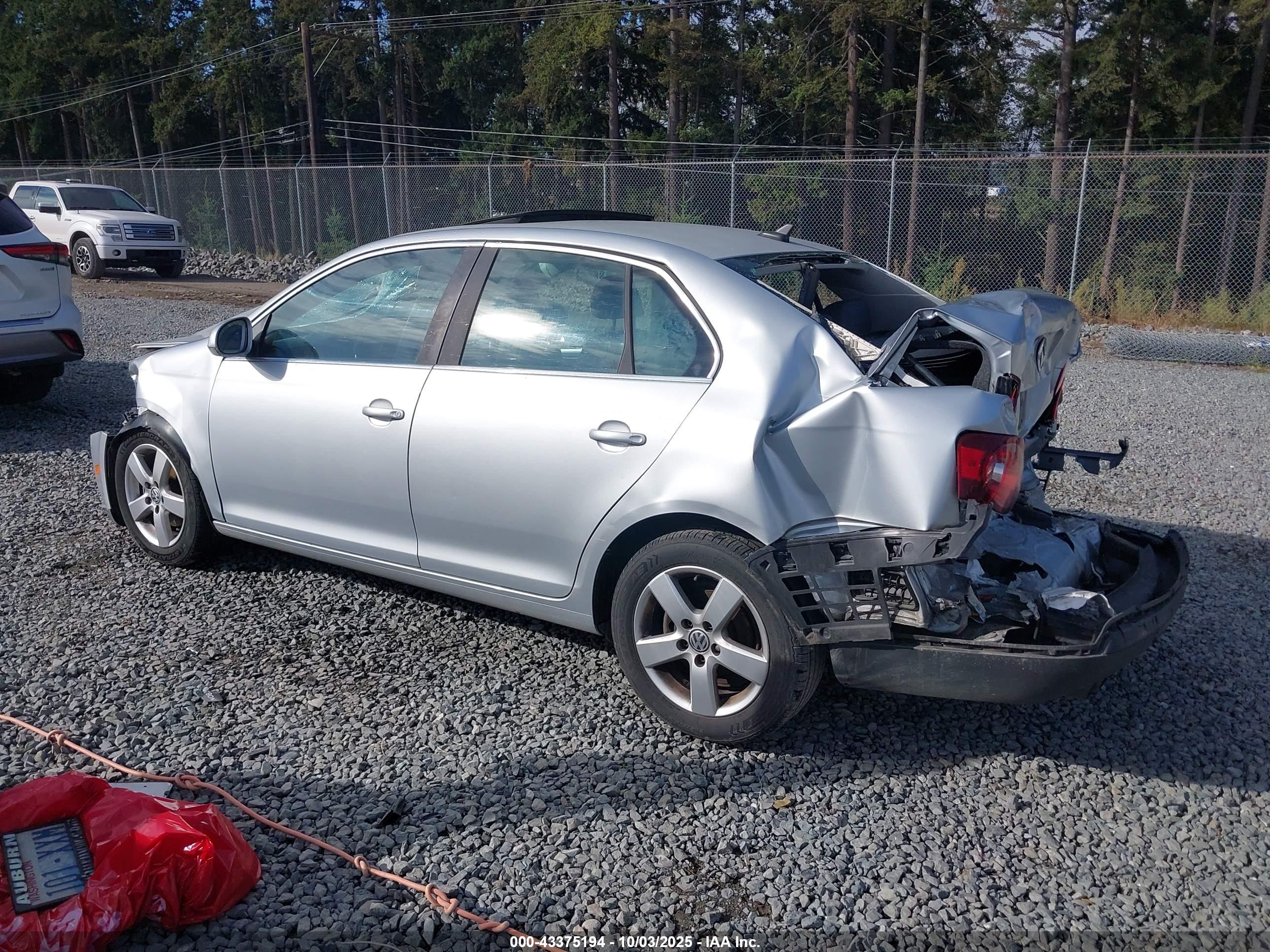 VOLKSWAGEN JETTA image 3