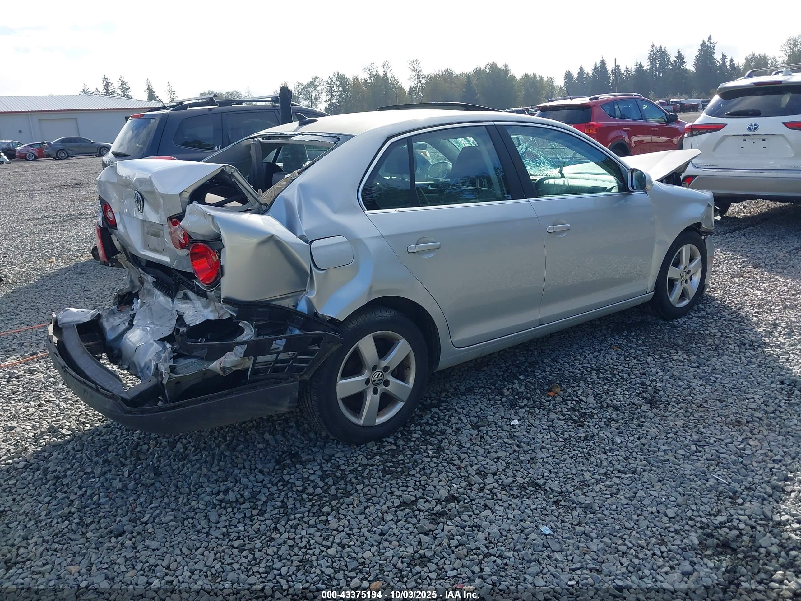 VOLKSWAGEN JETTA image 4