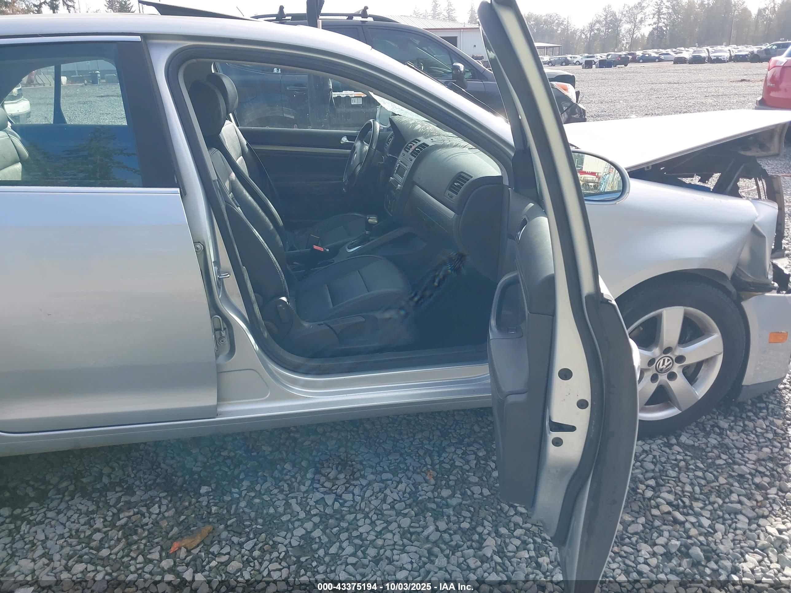 VOLKSWAGEN JETTA image 5