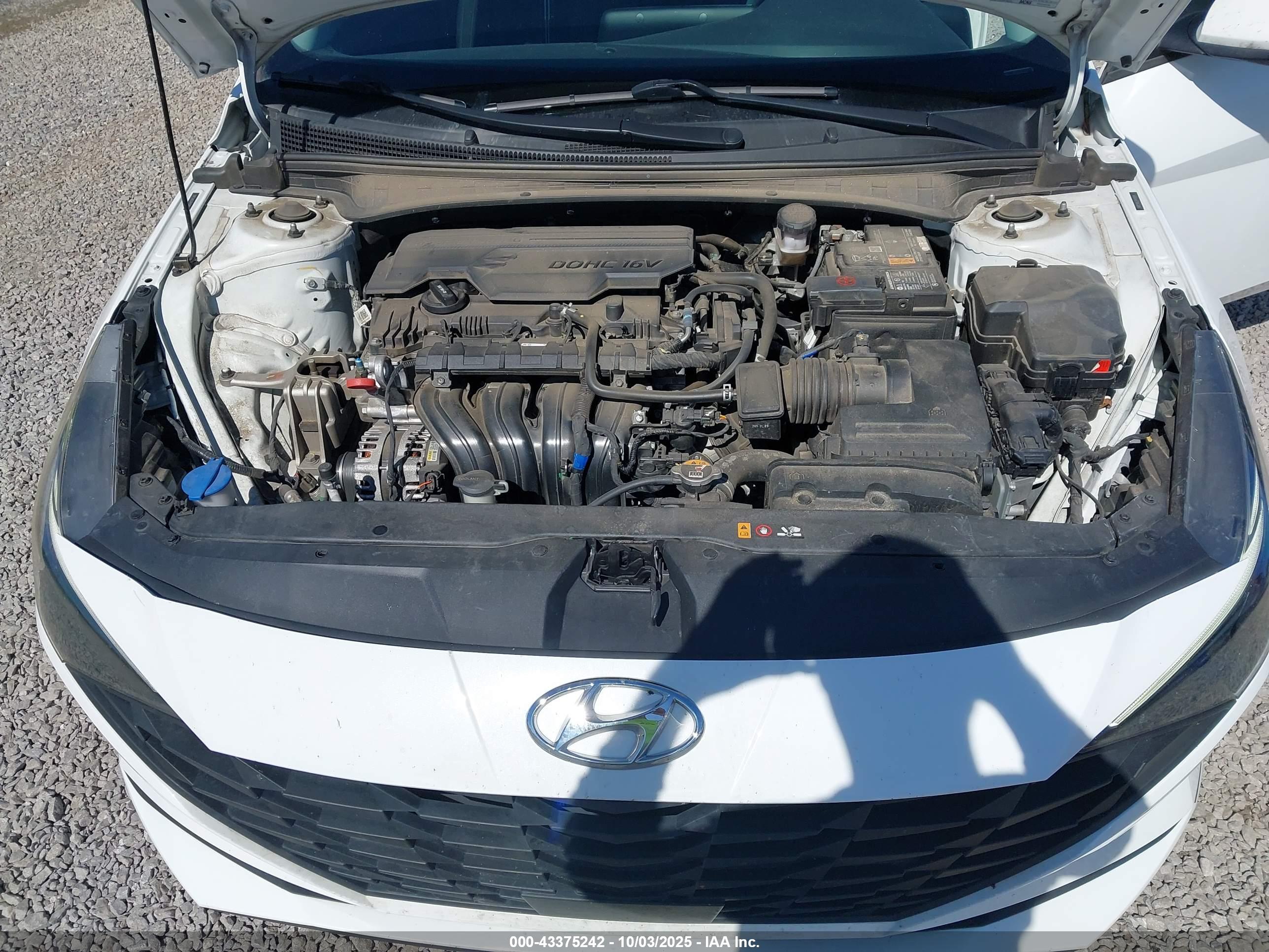 HYUNDAI ELANTRA image 10