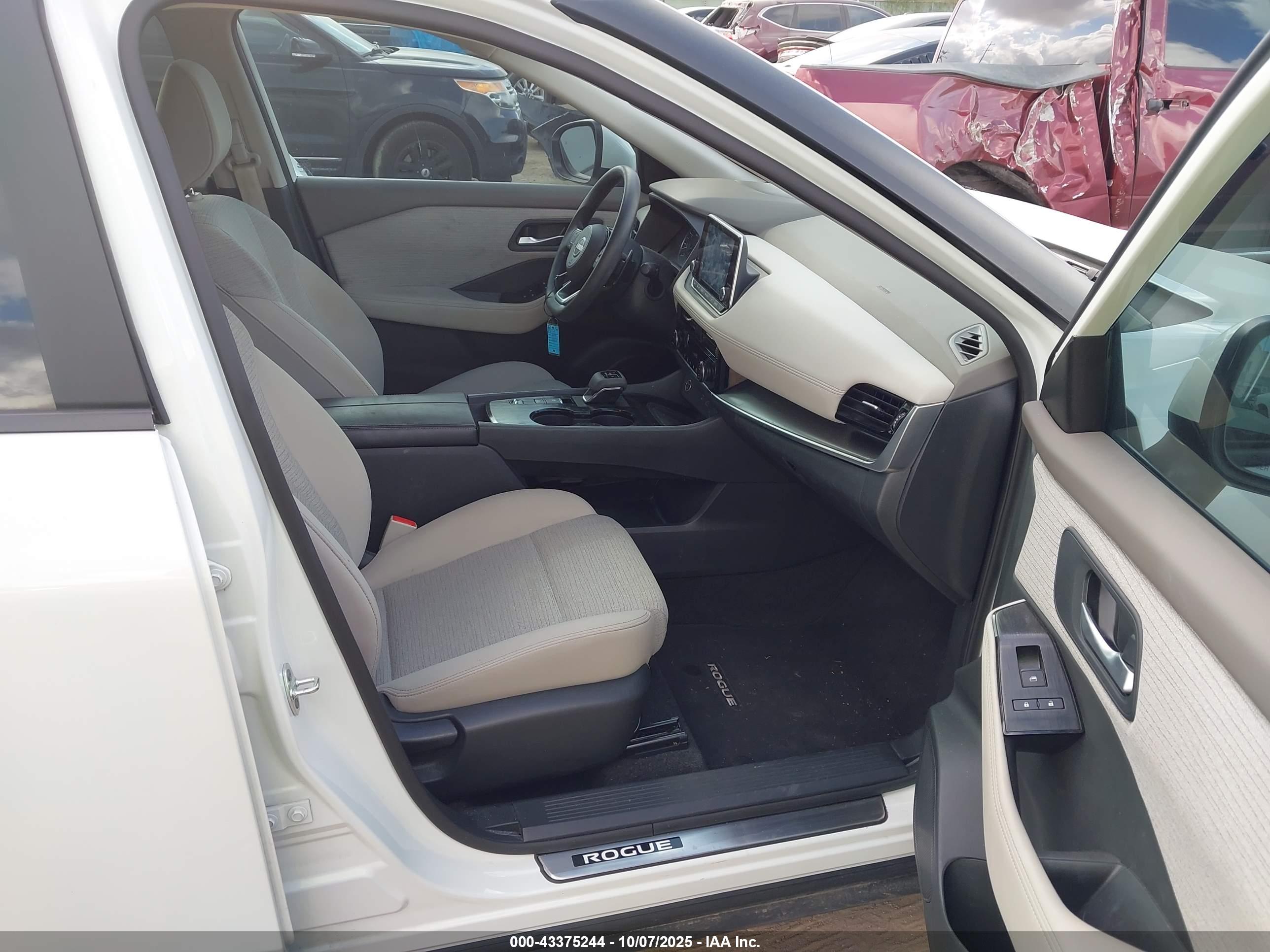 NISSAN ROGUE image 5