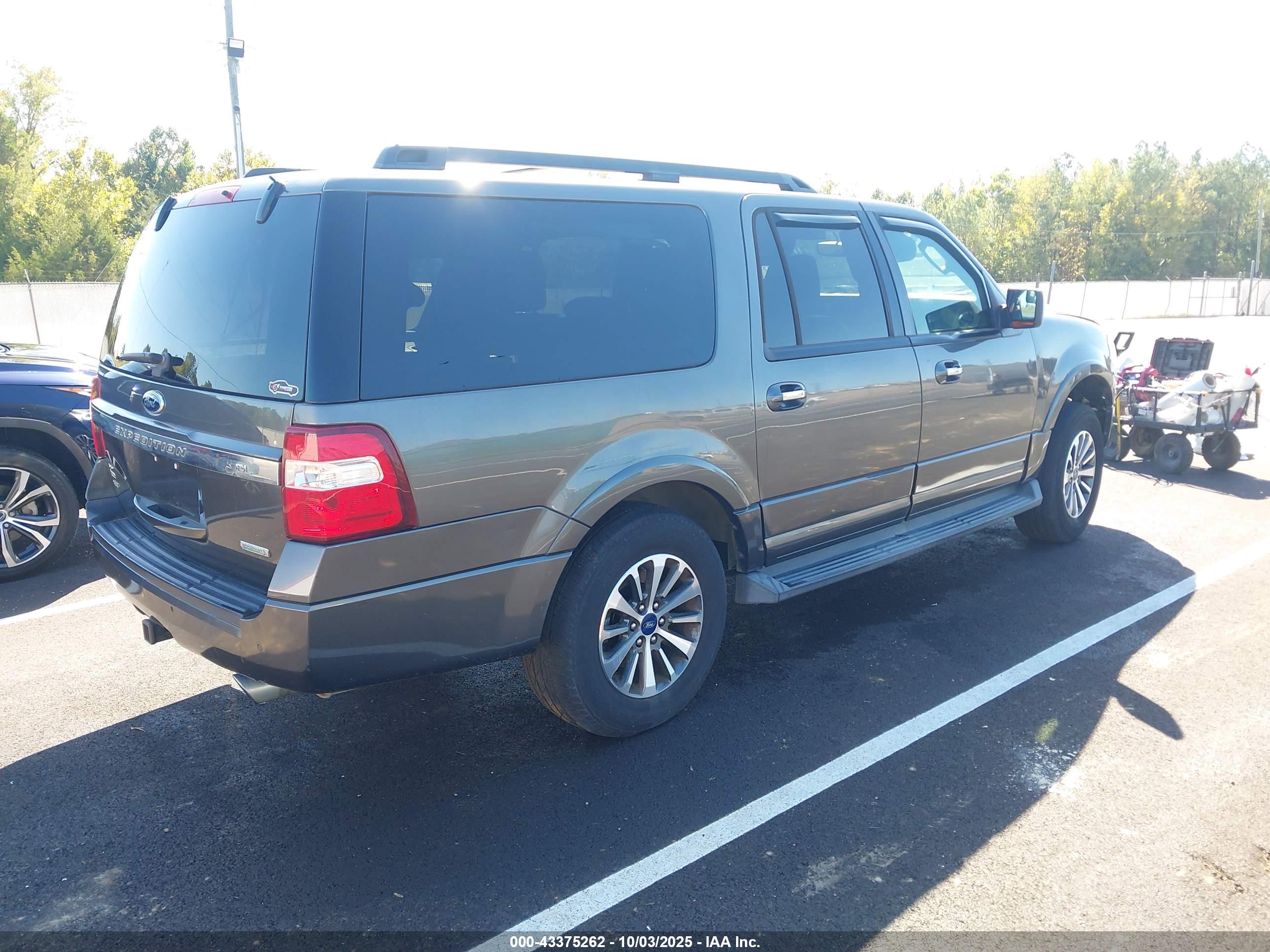 FORD EXPEDITION image 4