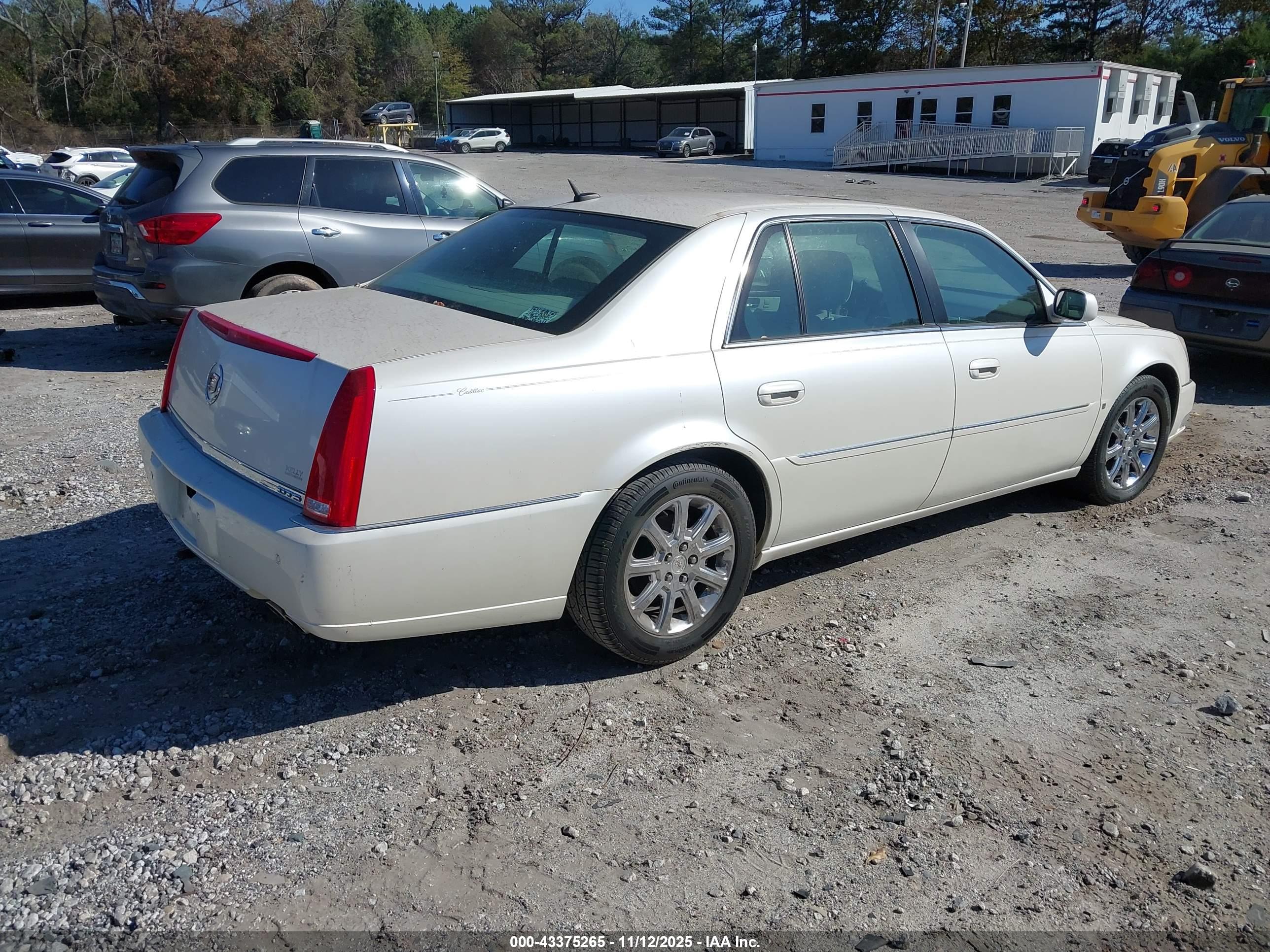 CADILLAC DTS image 4