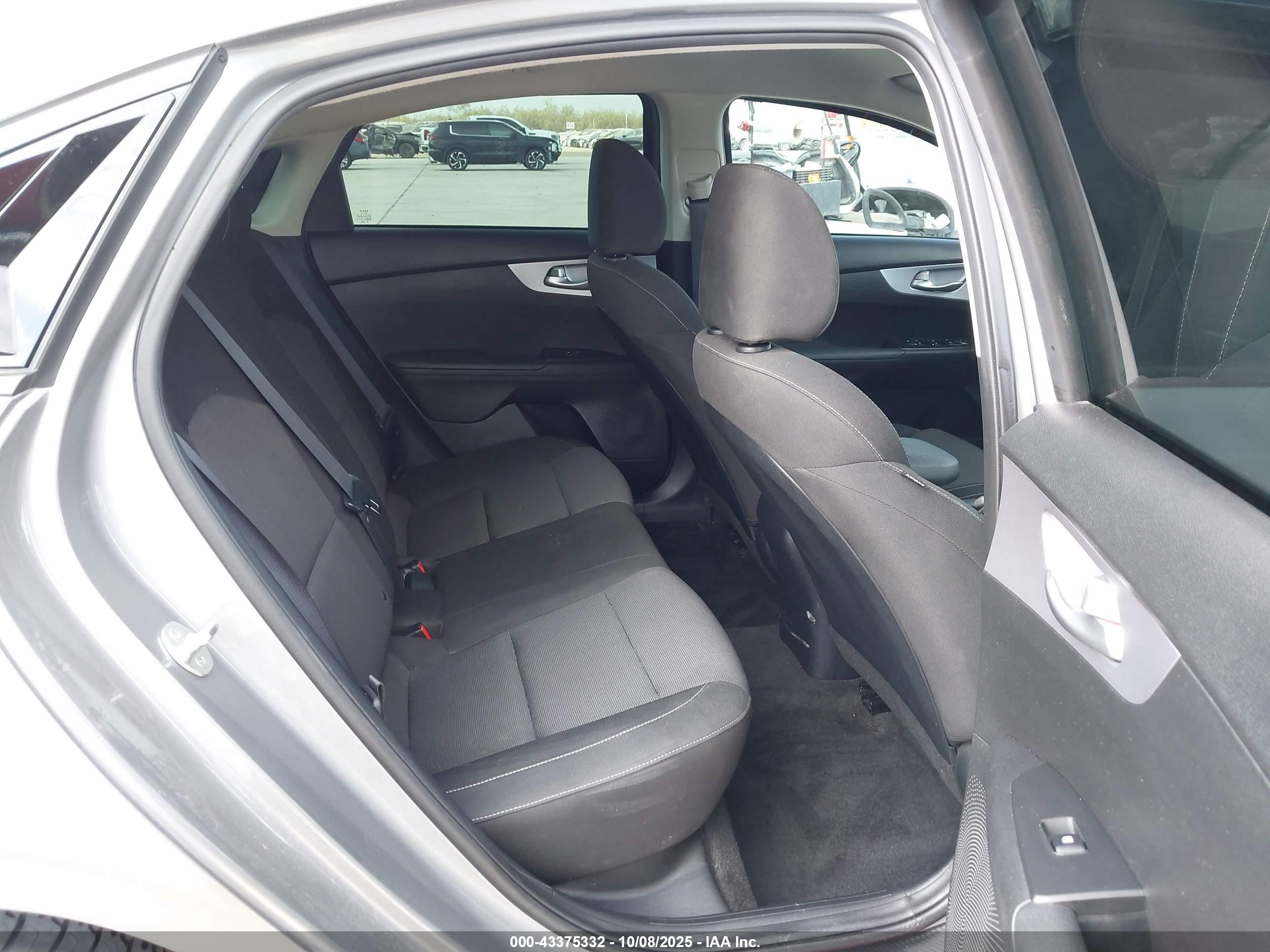 KIA FORTE image 8