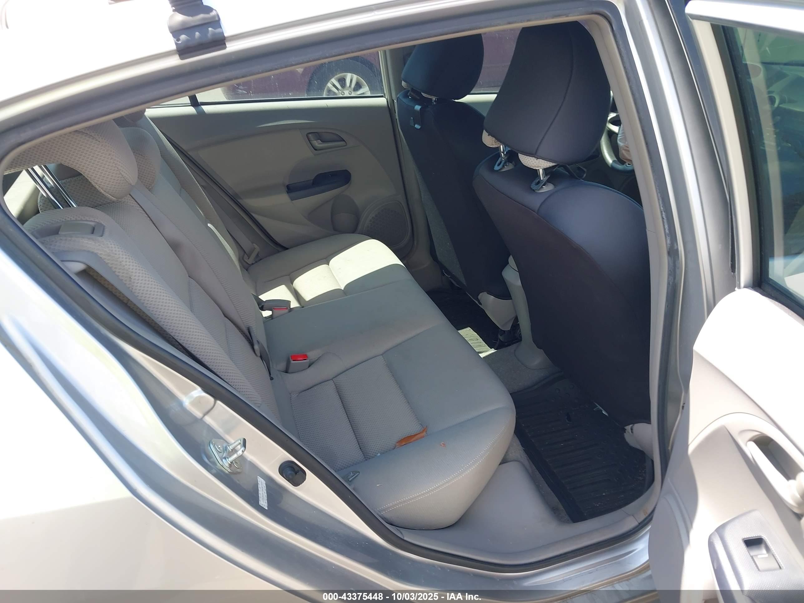 HONDA INSIGHT image 8