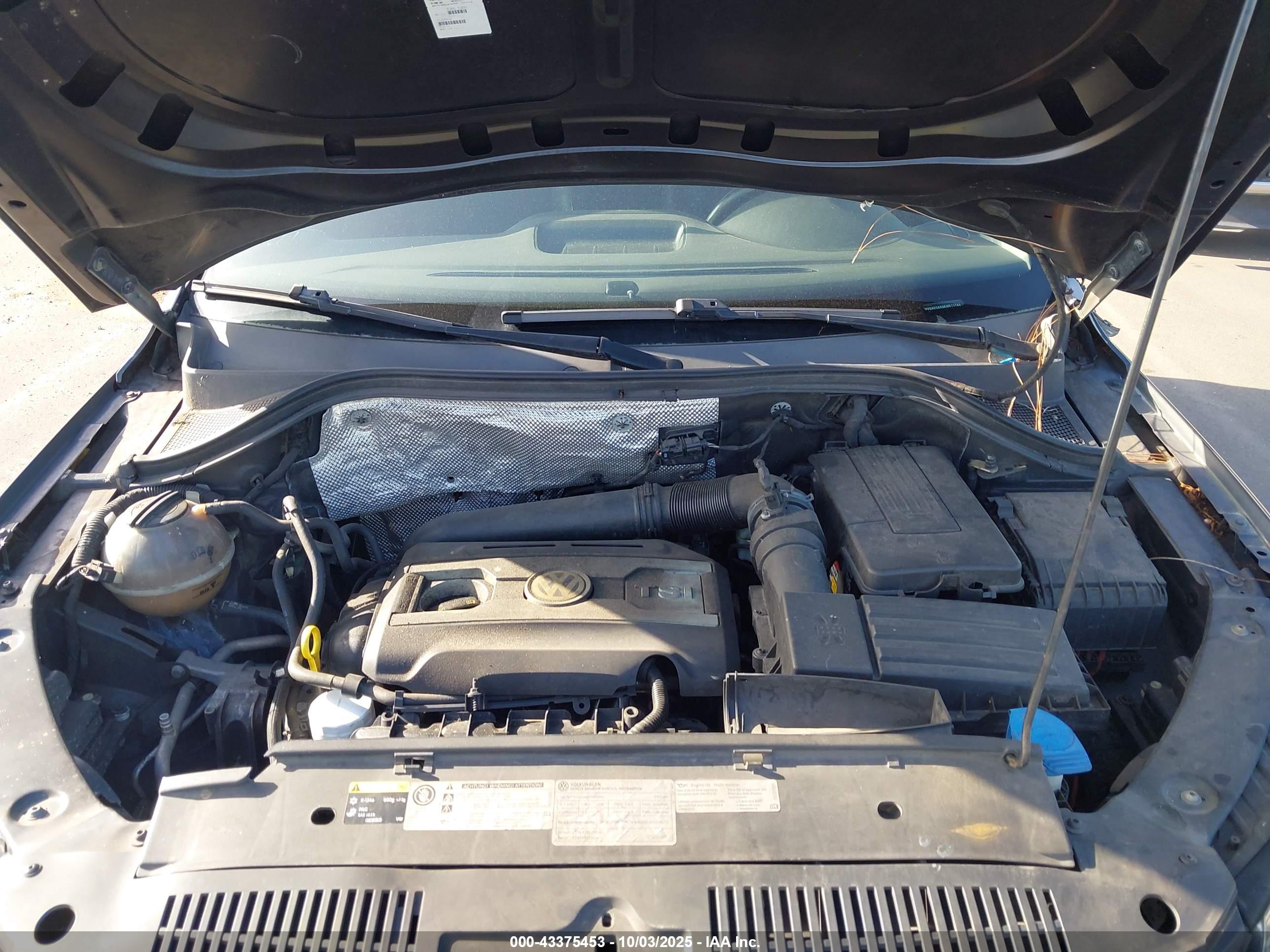 VOLKSWAGEN TIGUAN image 10