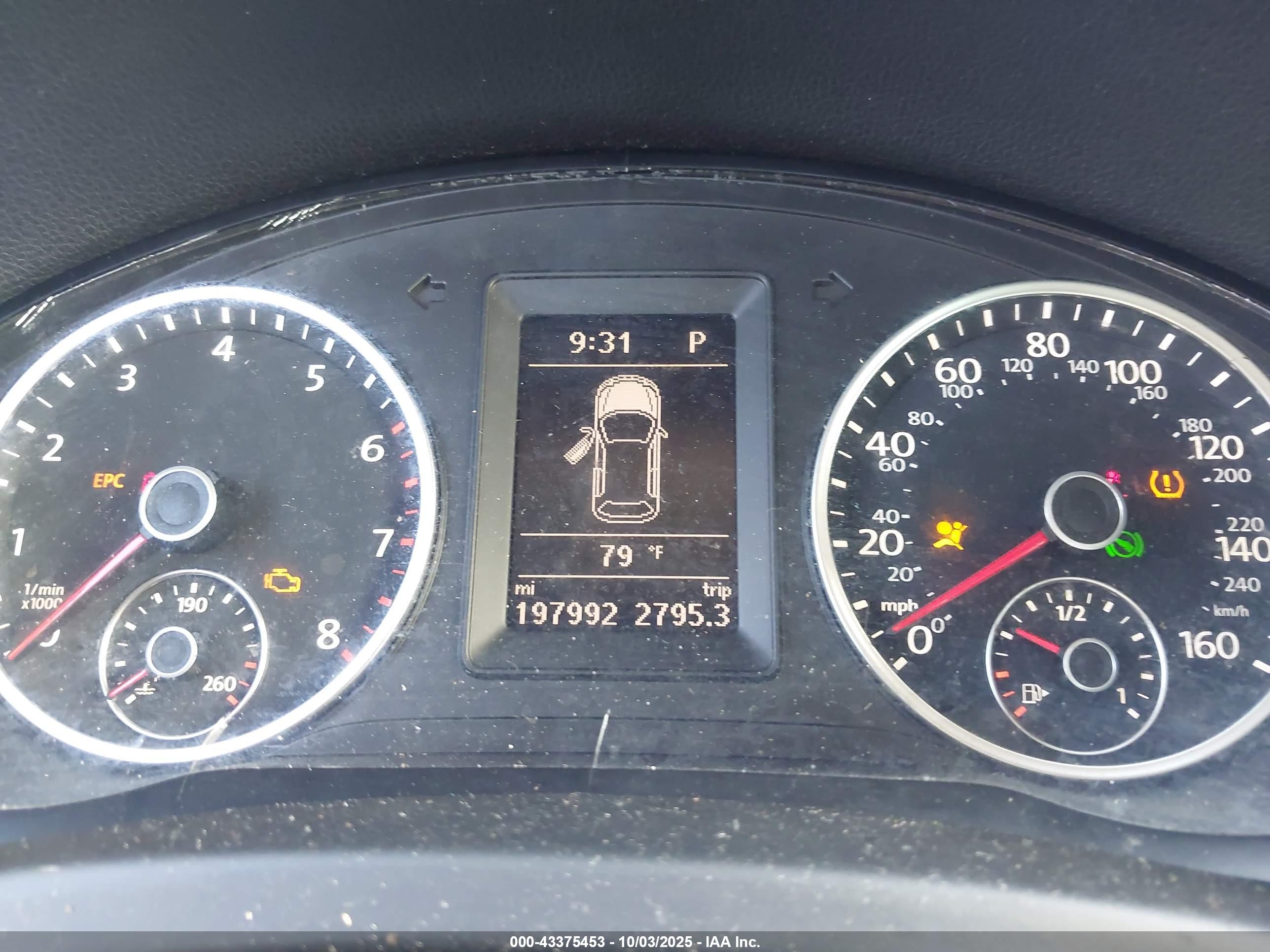 VOLKSWAGEN TIGUAN image 7