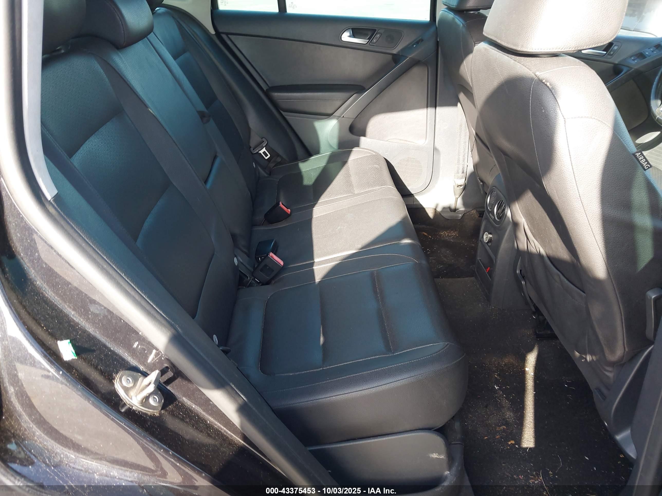 VOLKSWAGEN TIGUAN image 8
