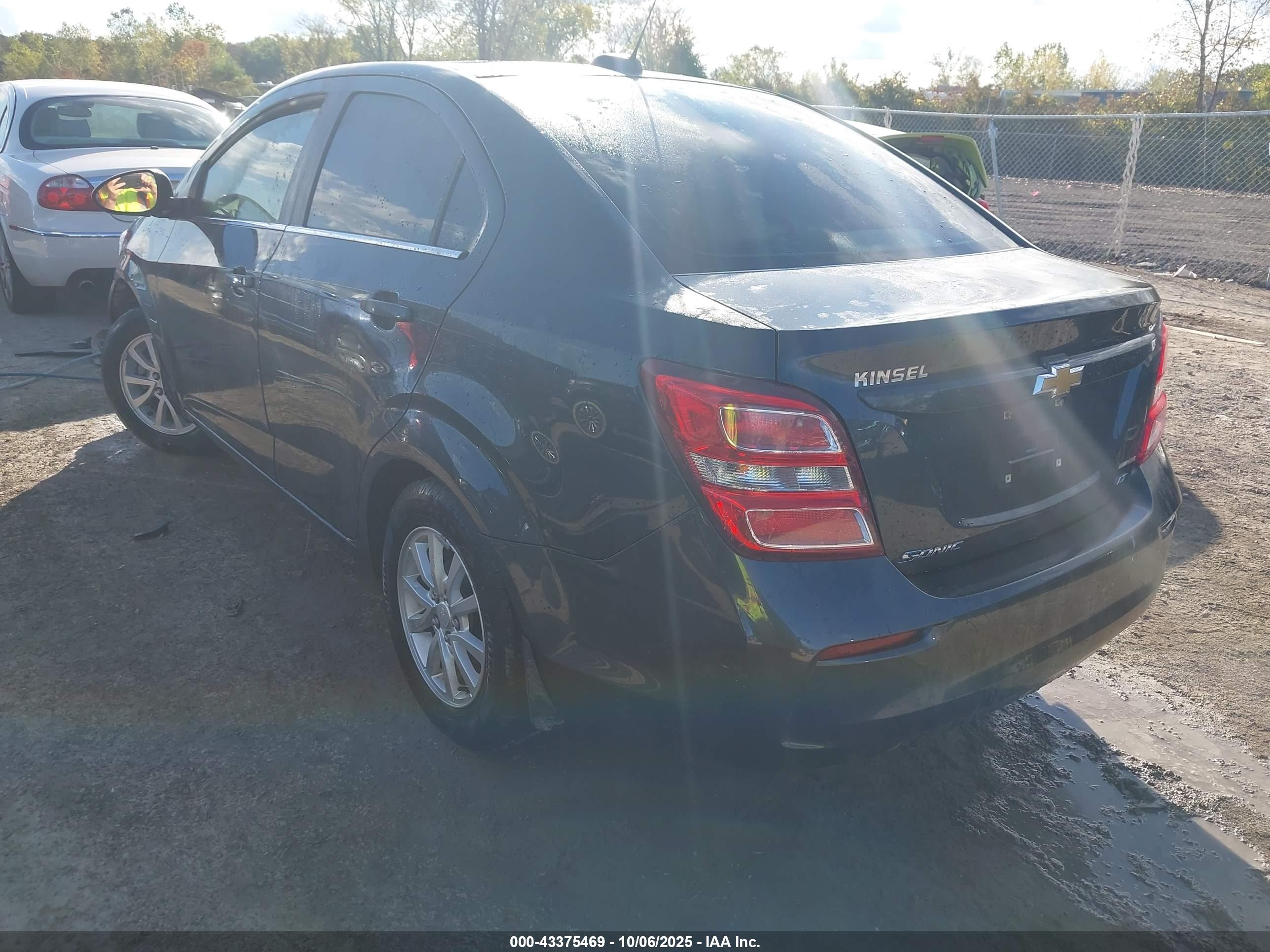CHEVROLET SONIC image 3