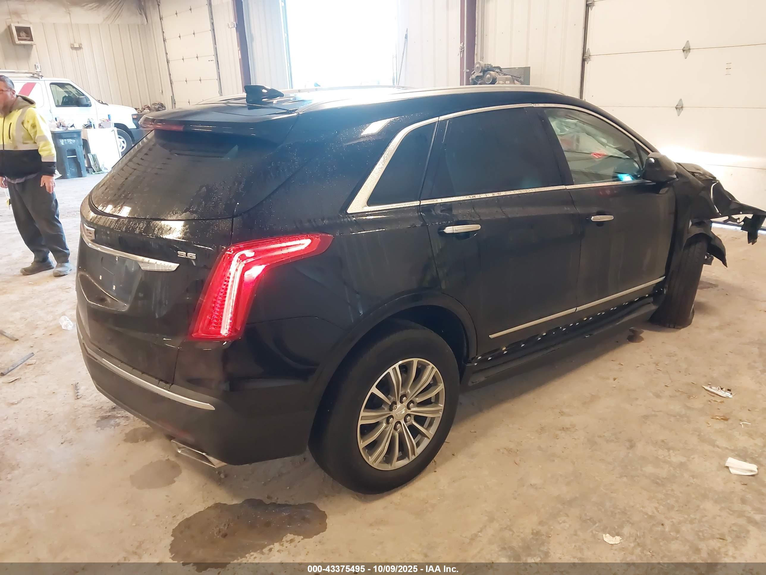 CADILLAC XT5 image 4