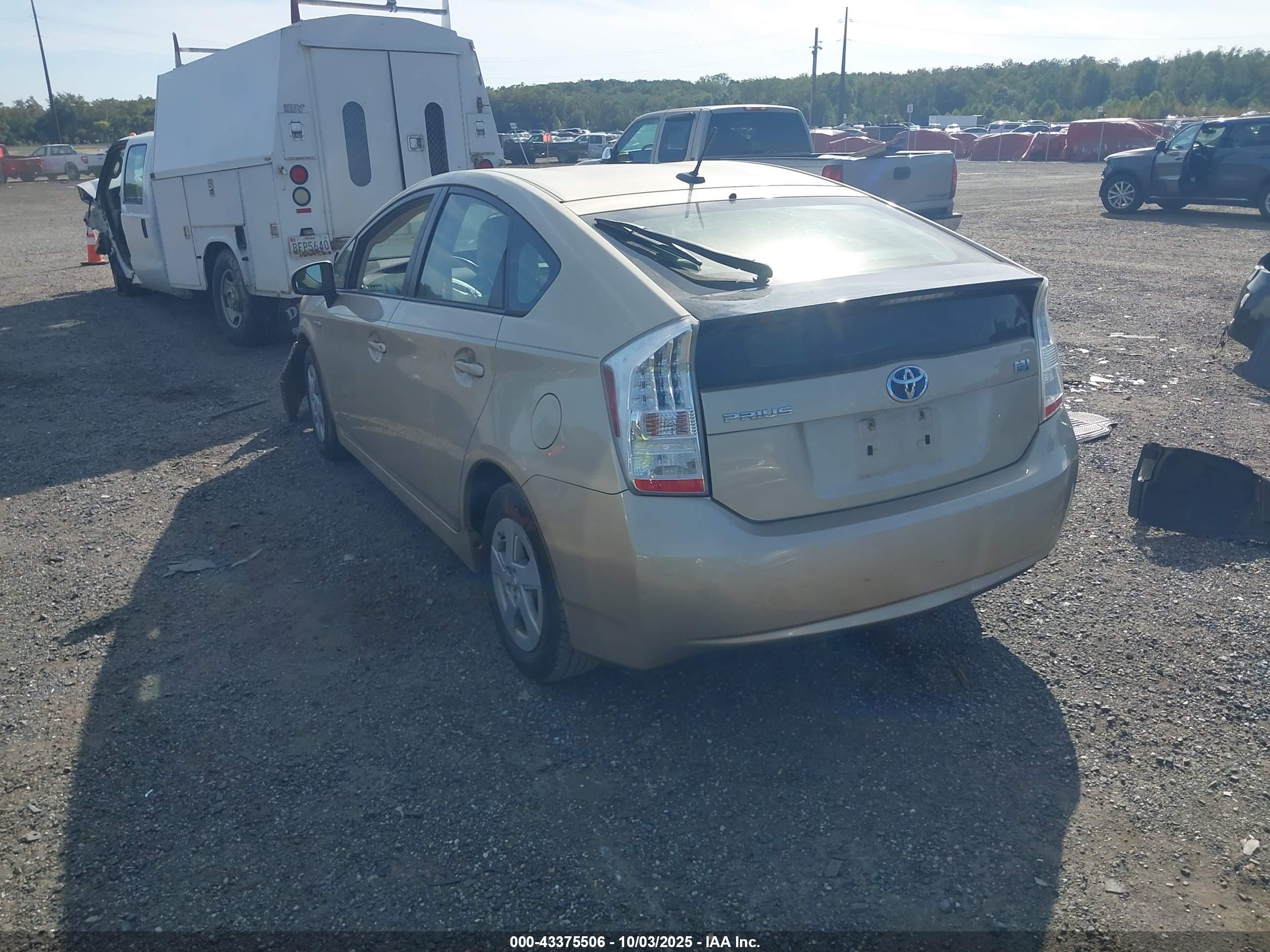TOYOTA PRIUS image 3