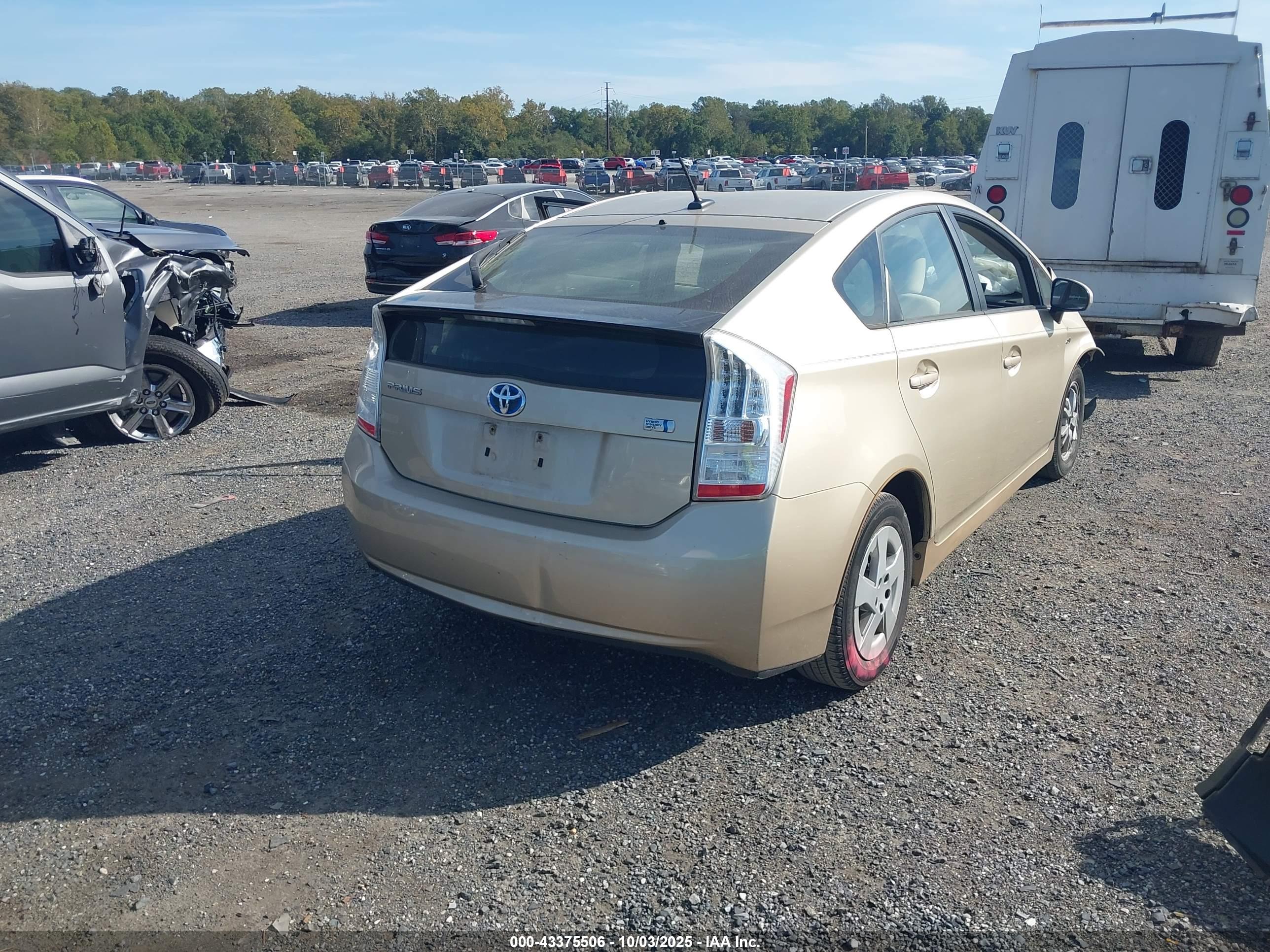 TOYOTA PRIUS image 4
