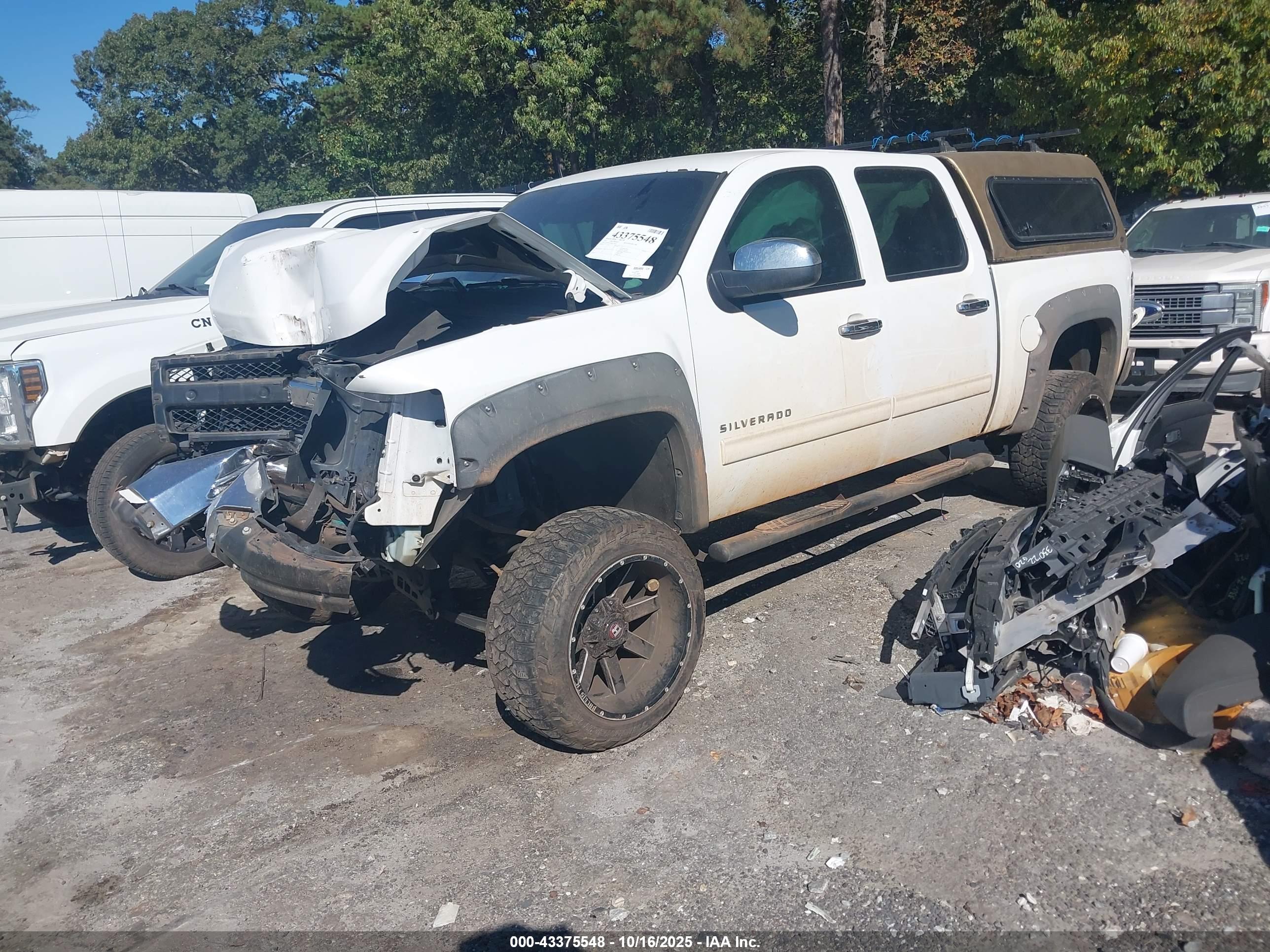 CHEVROLET SILVERADO image 2