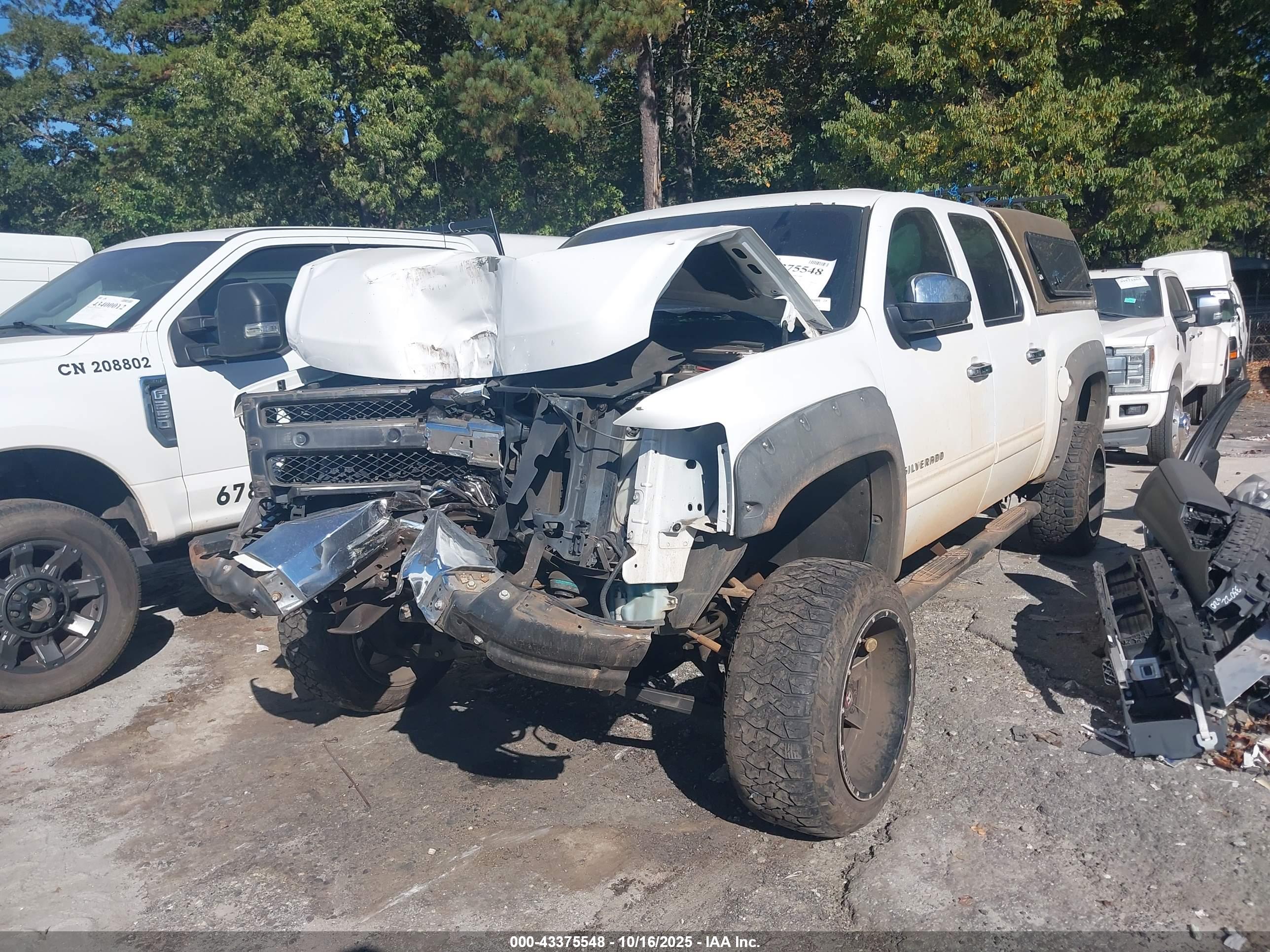 CHEVROLET SILVERADO image 6