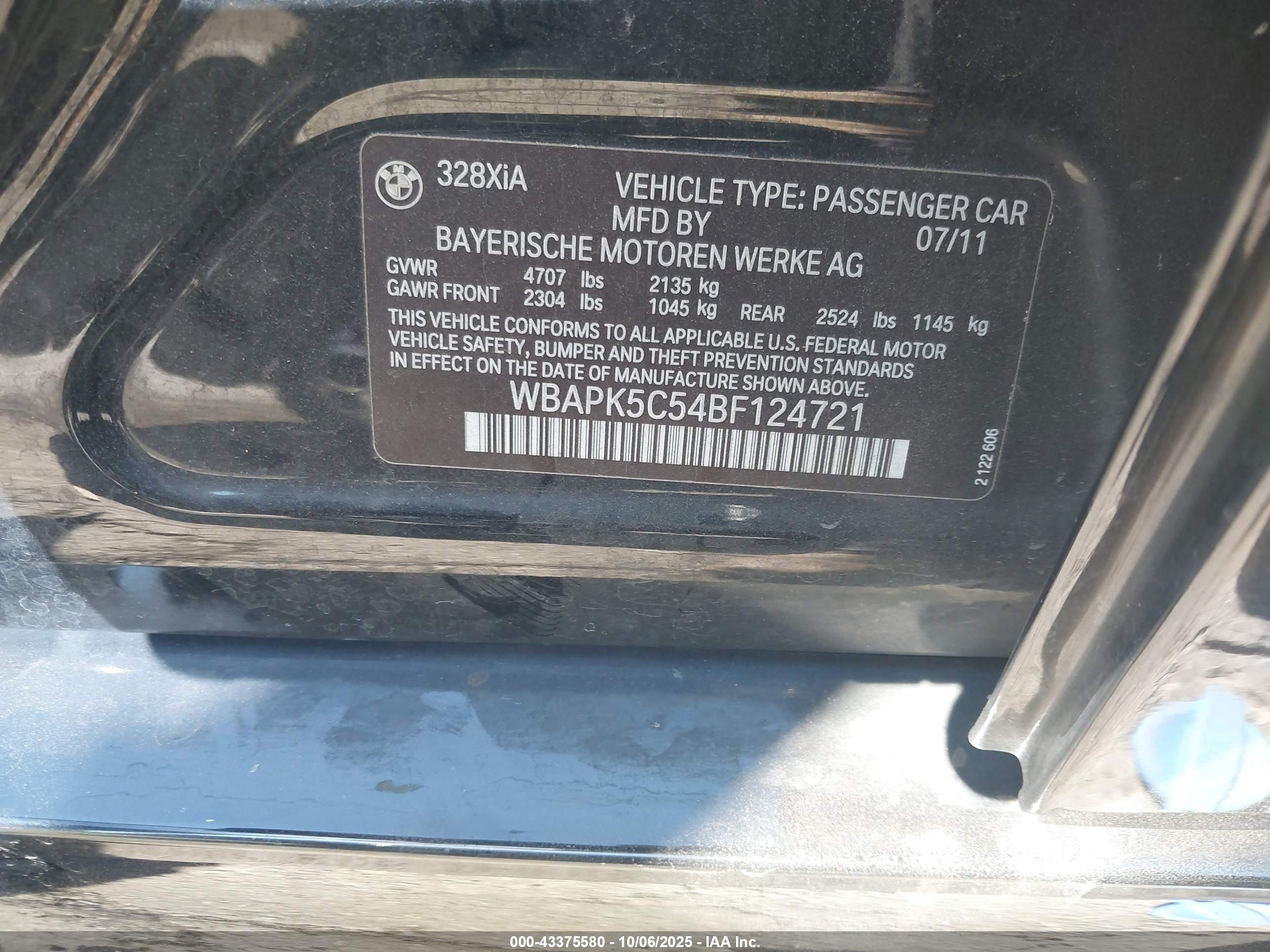 BMW 328I image 9