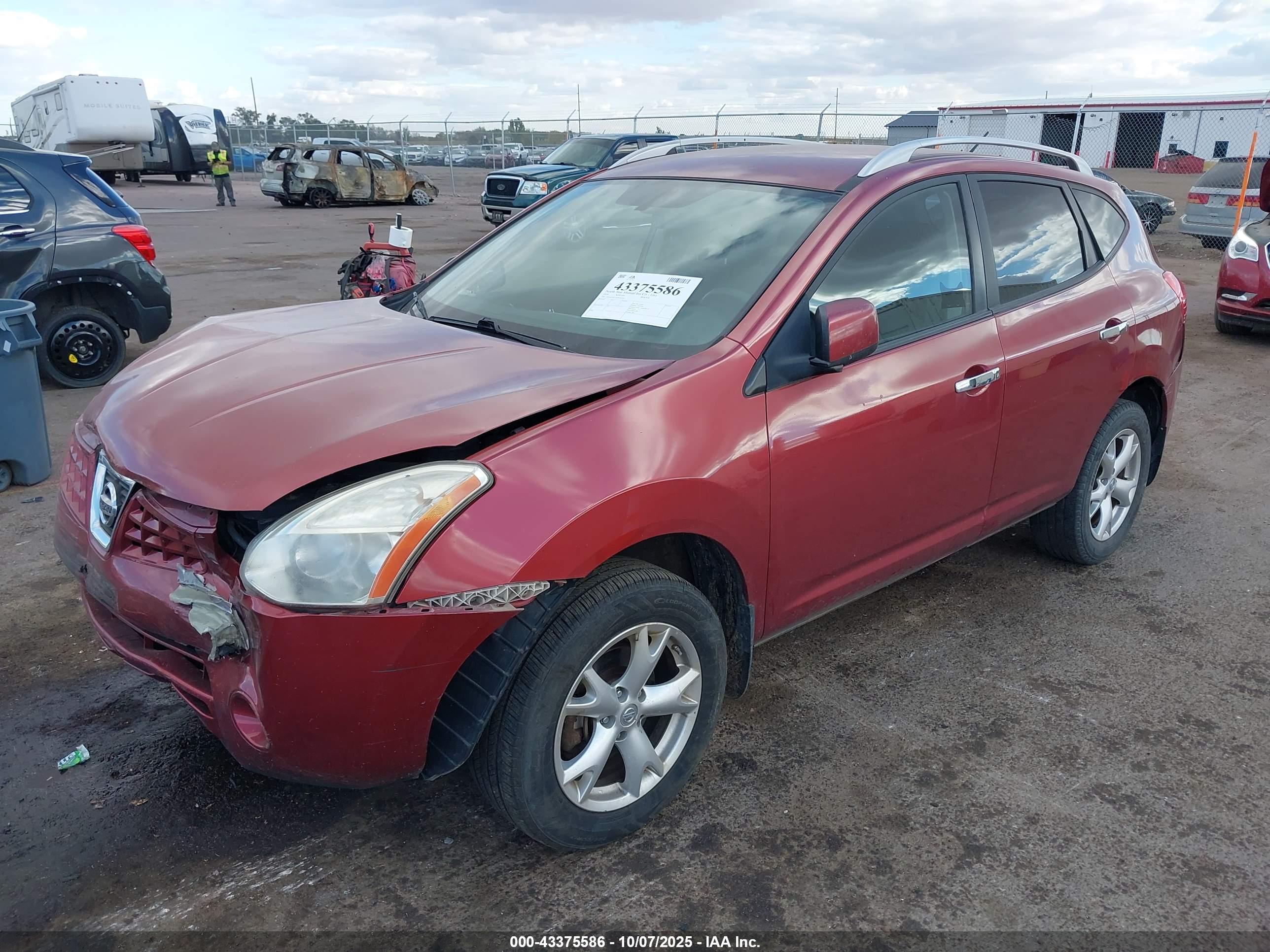 NISSAN ROGUE image 2