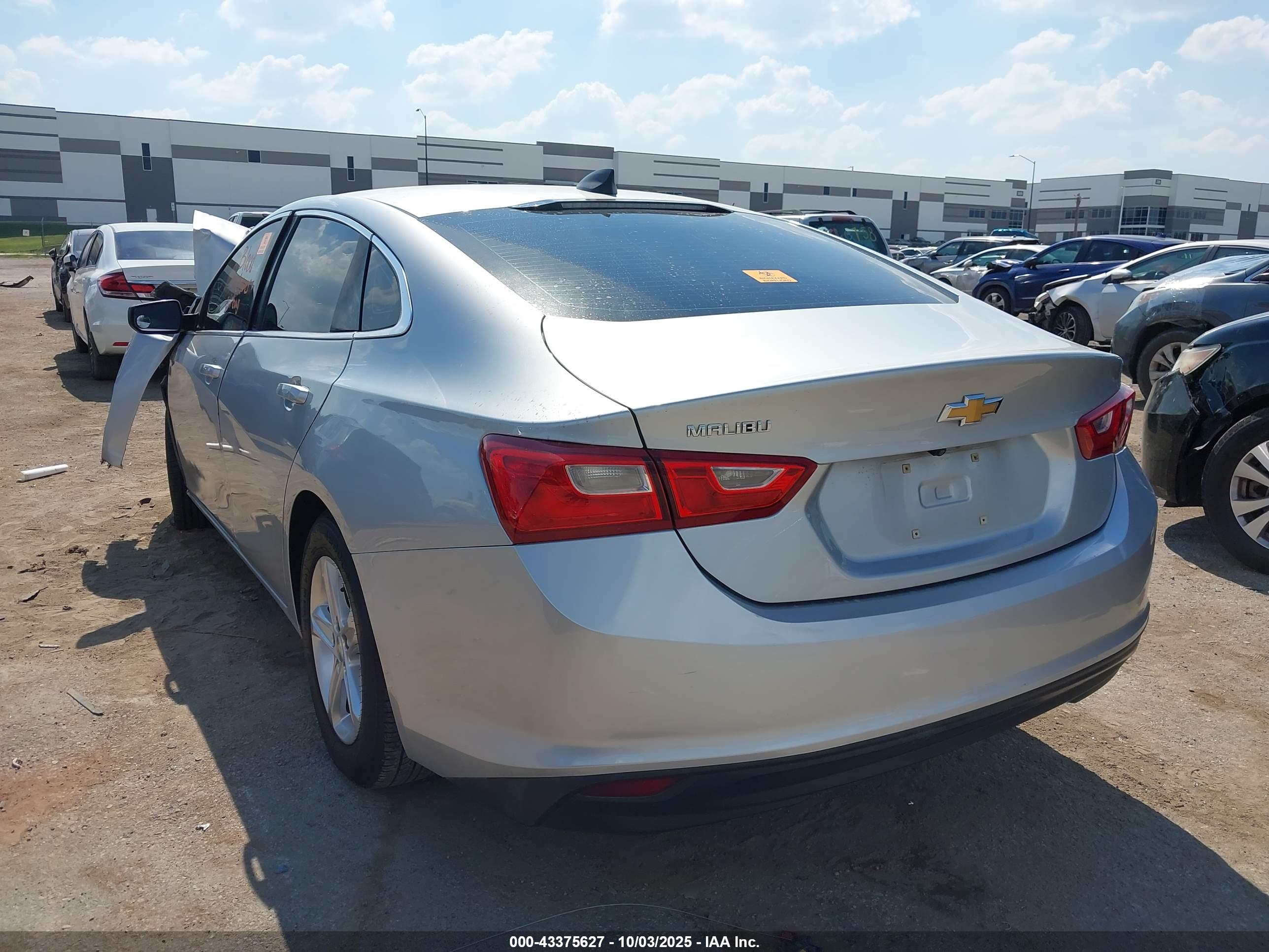 CHEVROLET MALIBU image 3
