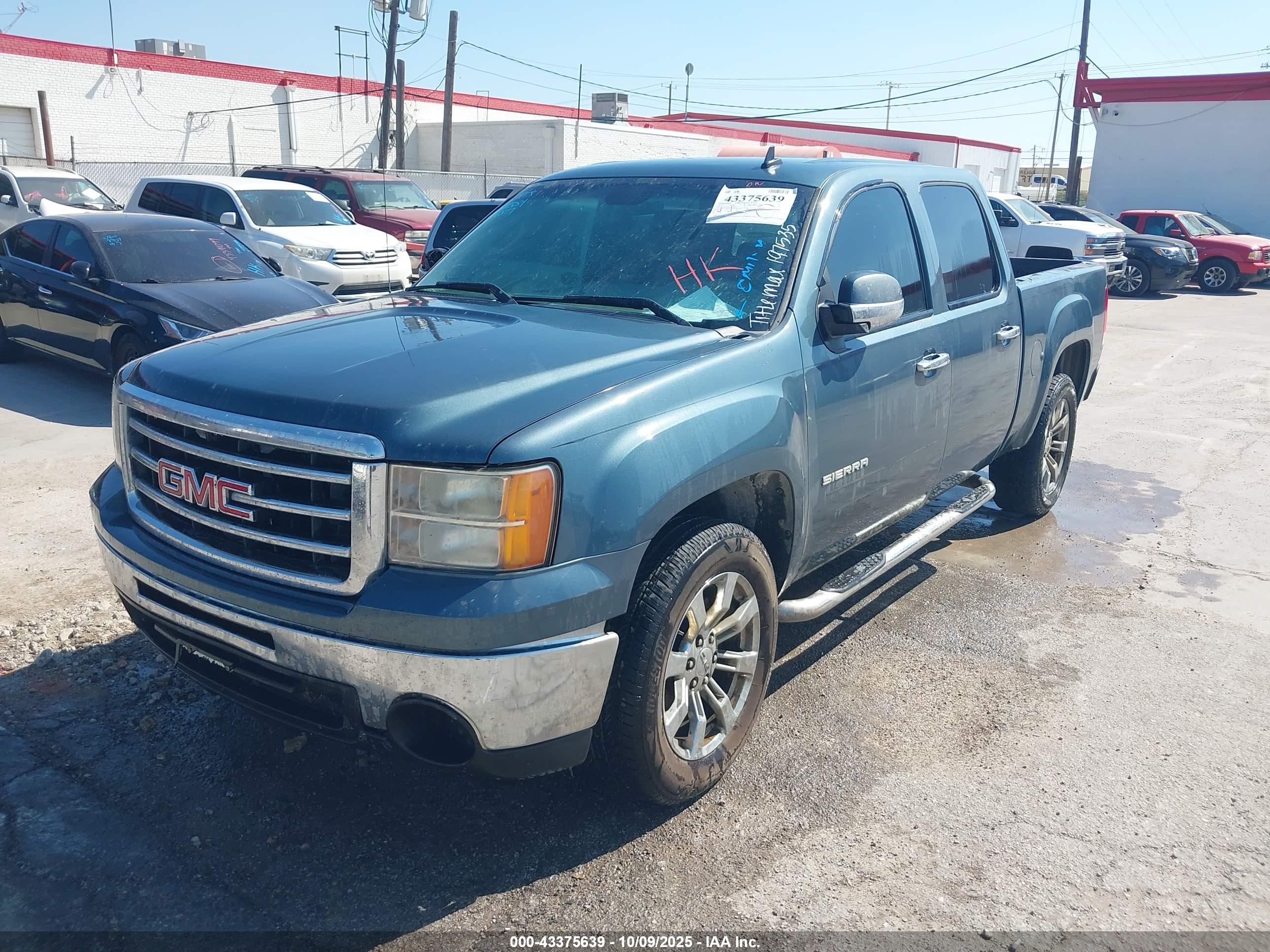 GMC SIERRA image 2