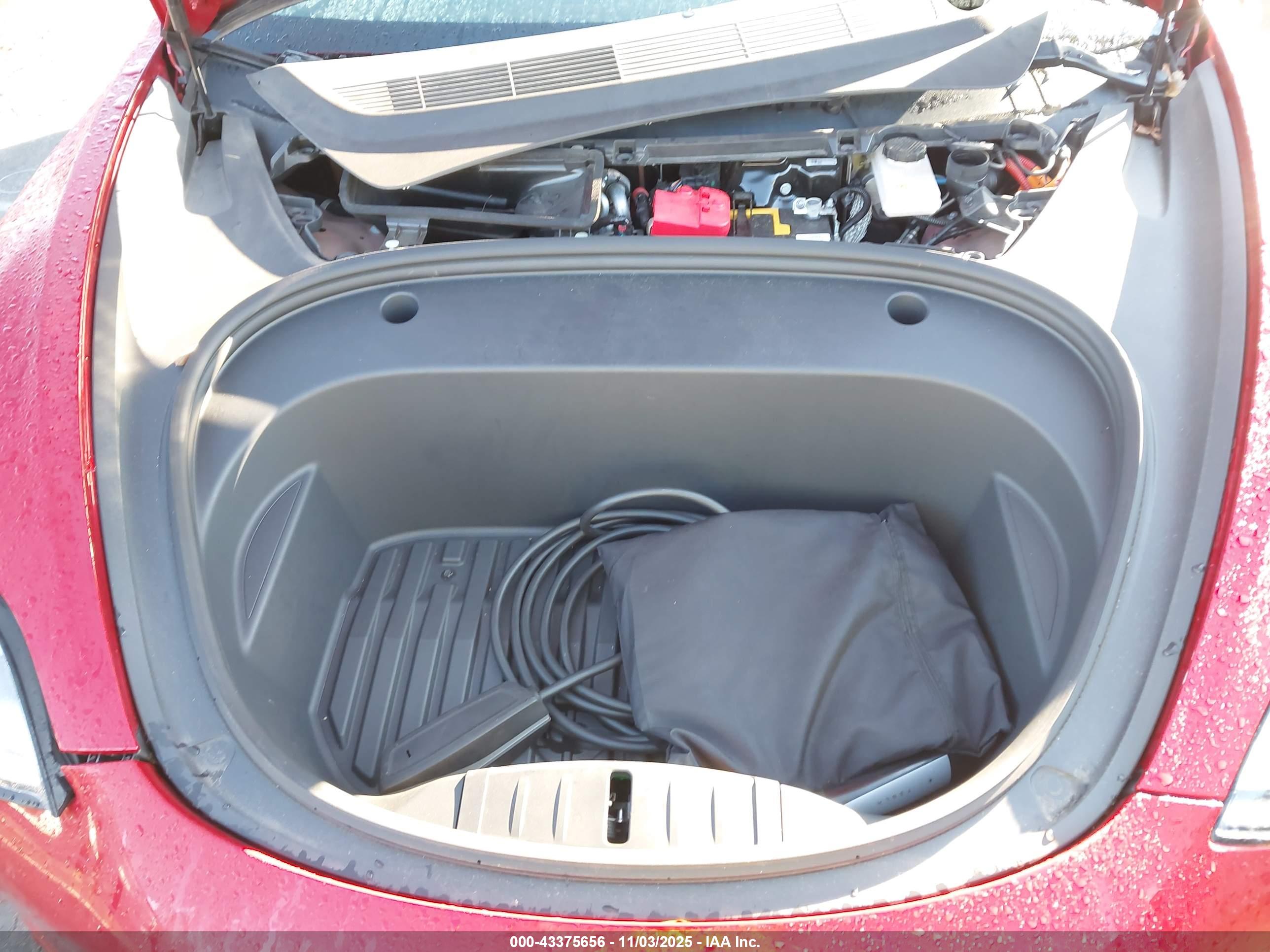 TESLA MODEL image 10