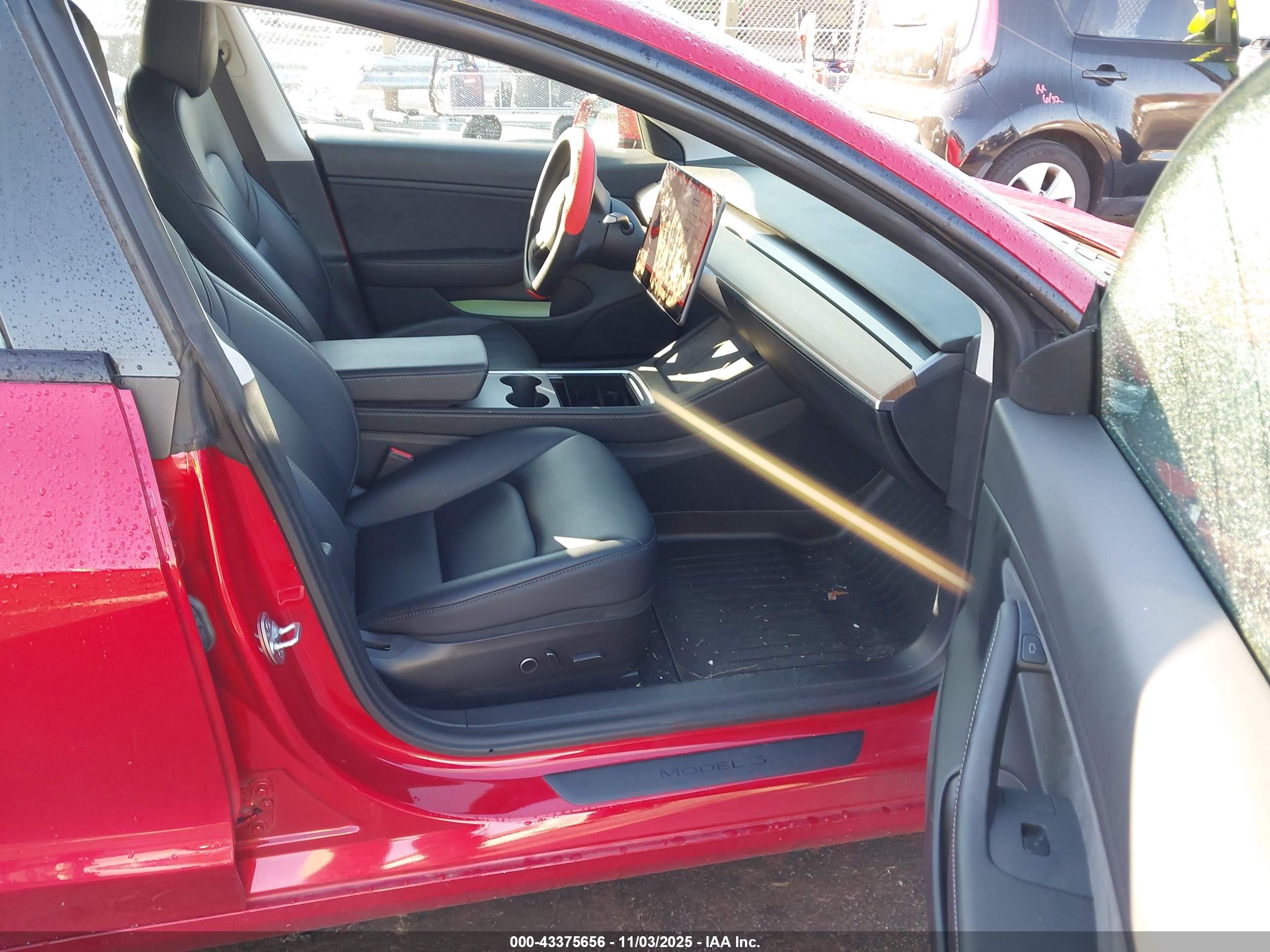 TESLA MODEL image 5