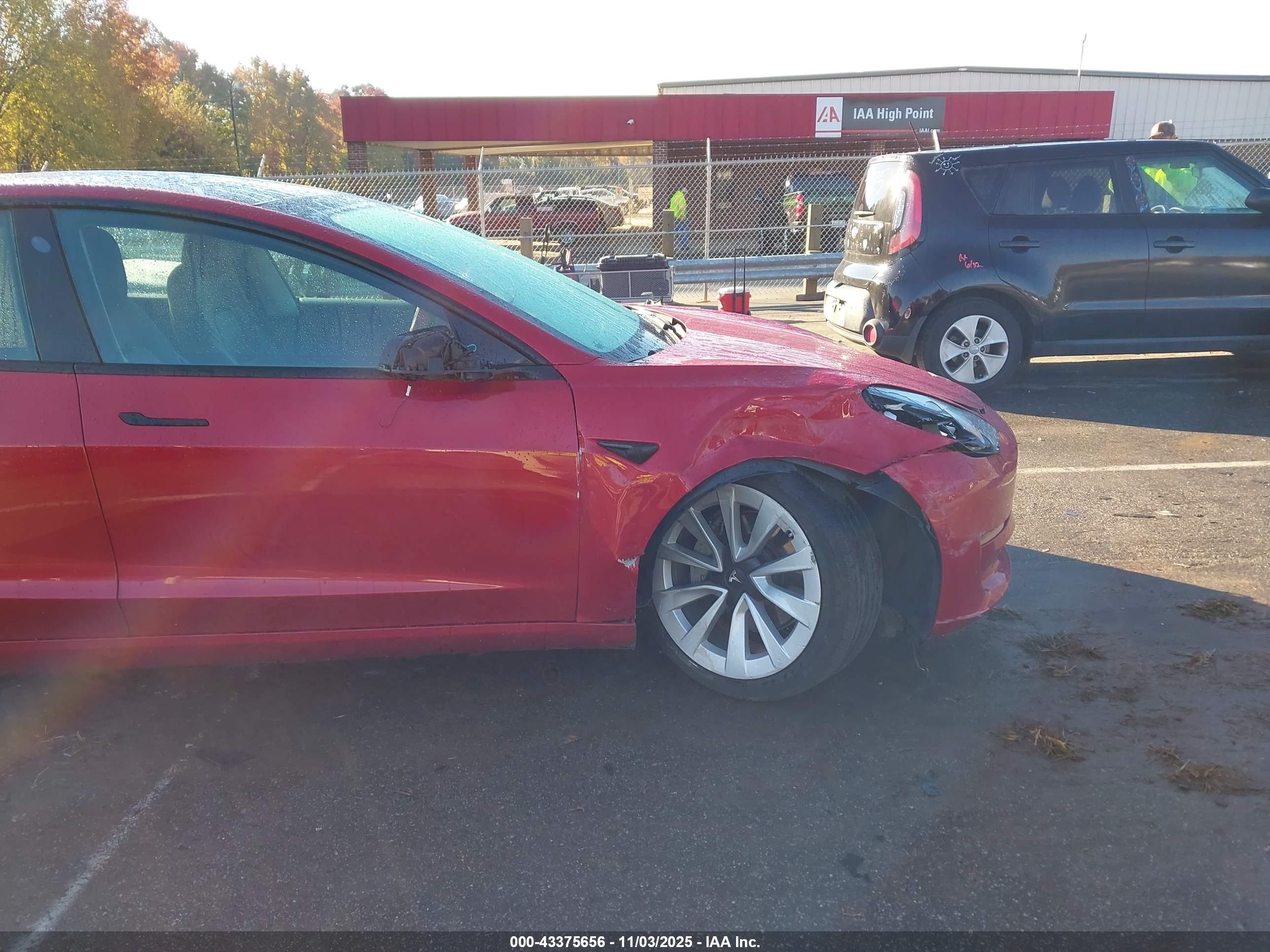 TESLA MODEL image 6