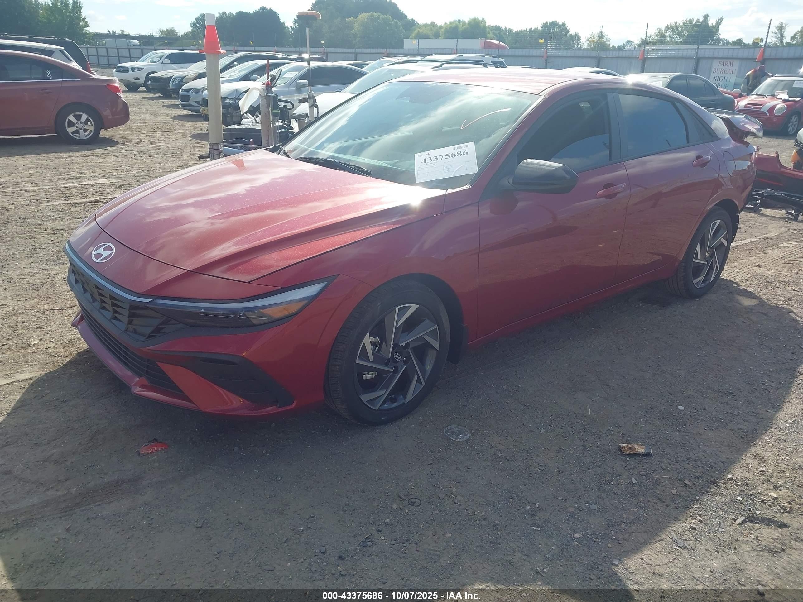 HYUNDAI ELANTRA image 2