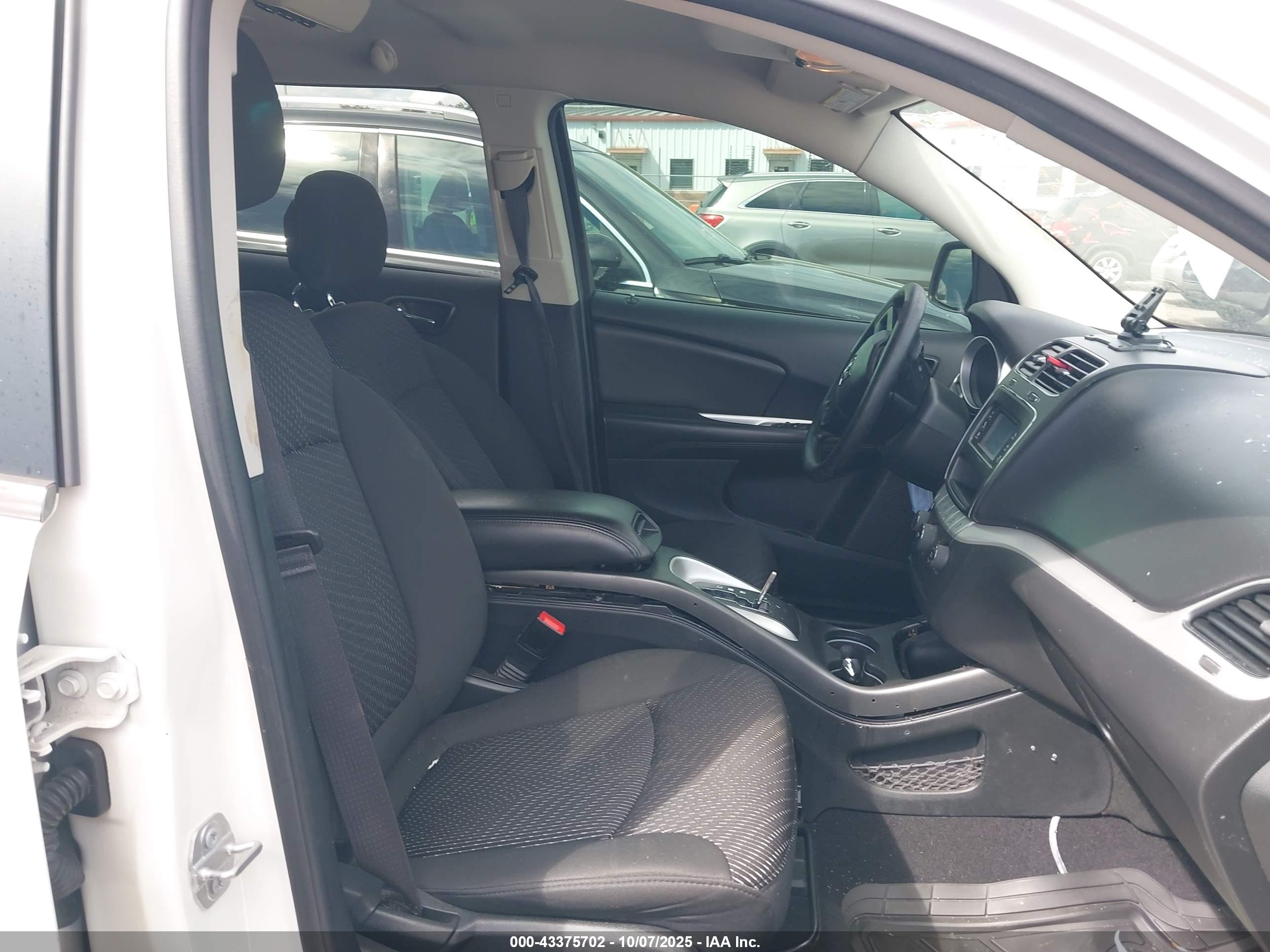 DODGE JOURNEY image 5