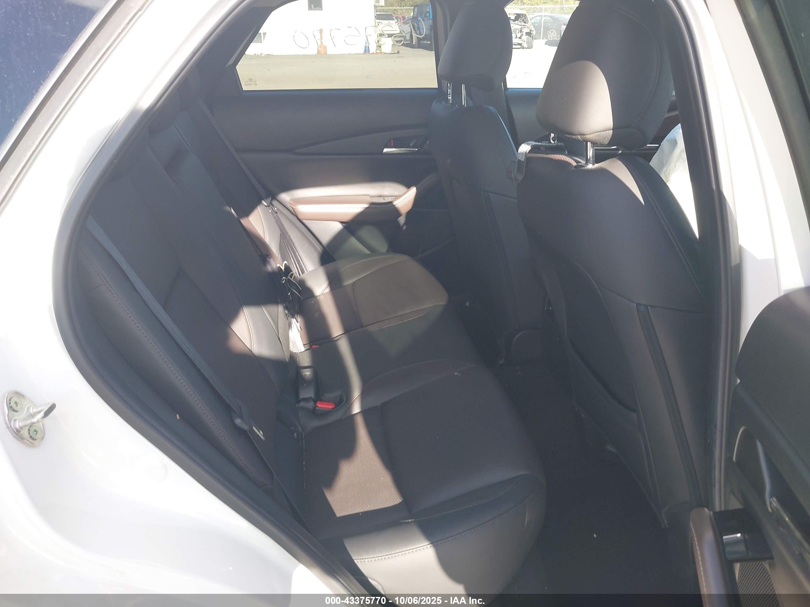 MAZDA CX-30 image 8