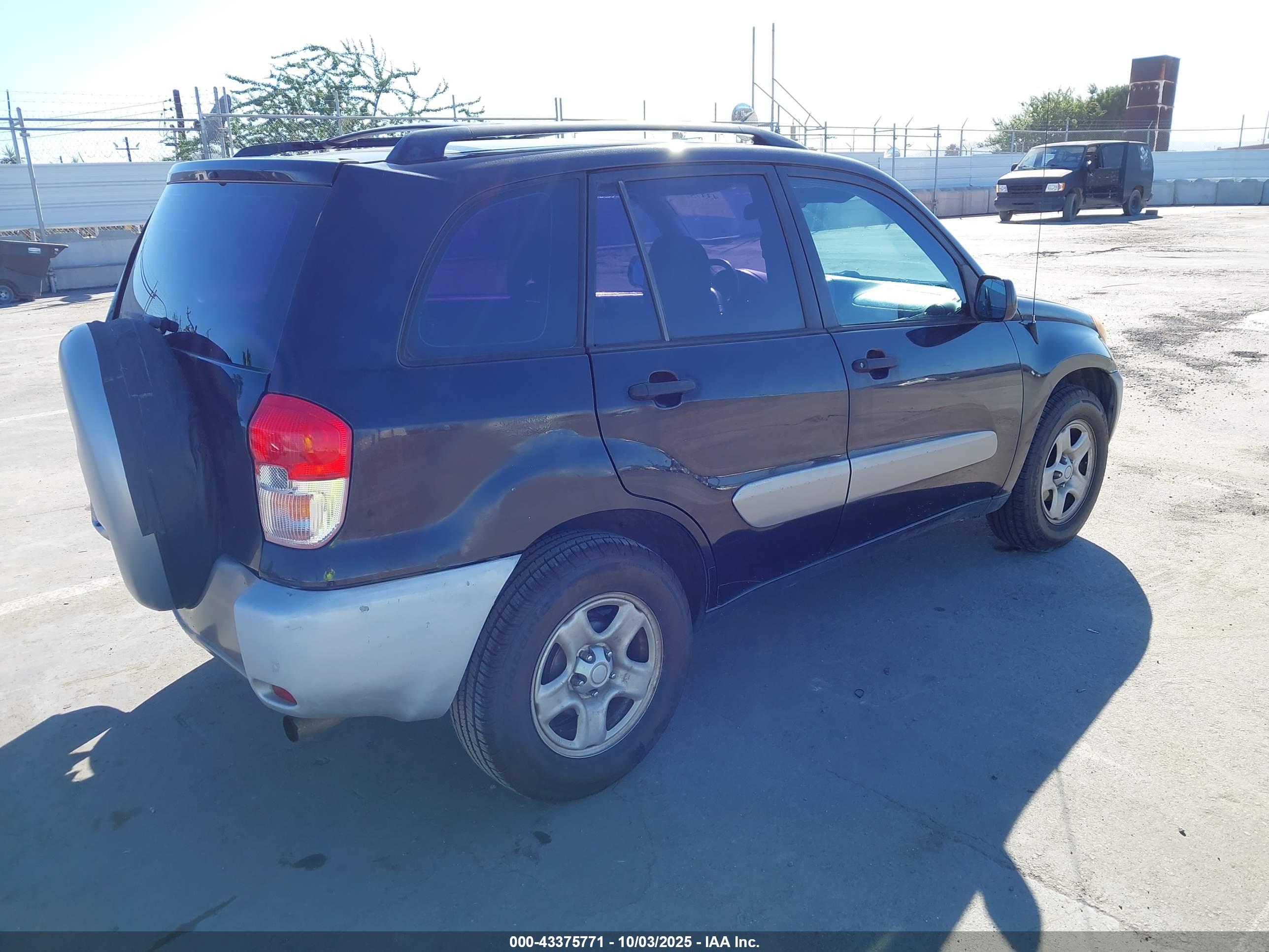 TOYOTA RAV4 image 4