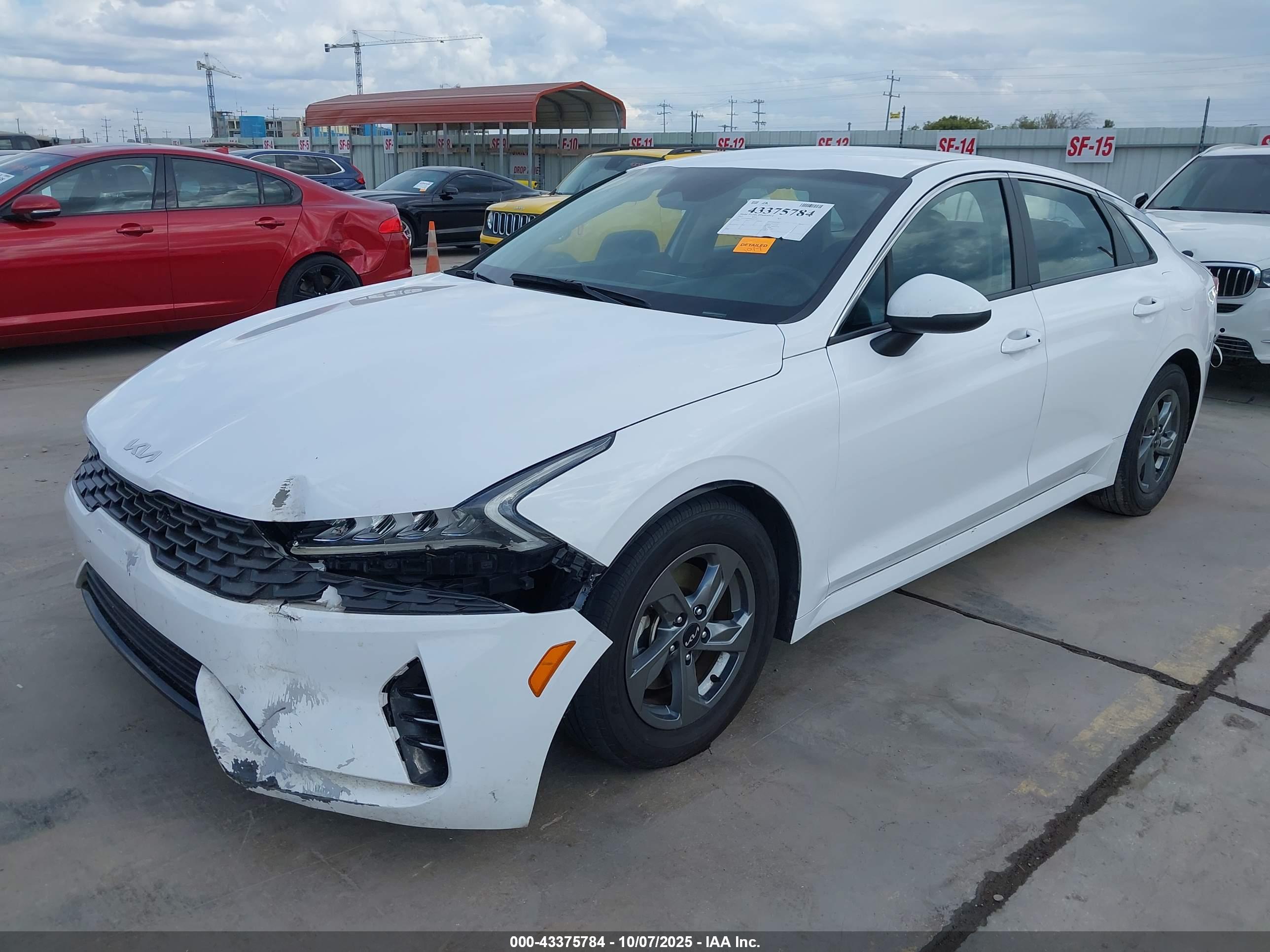 KIA K5 image 2