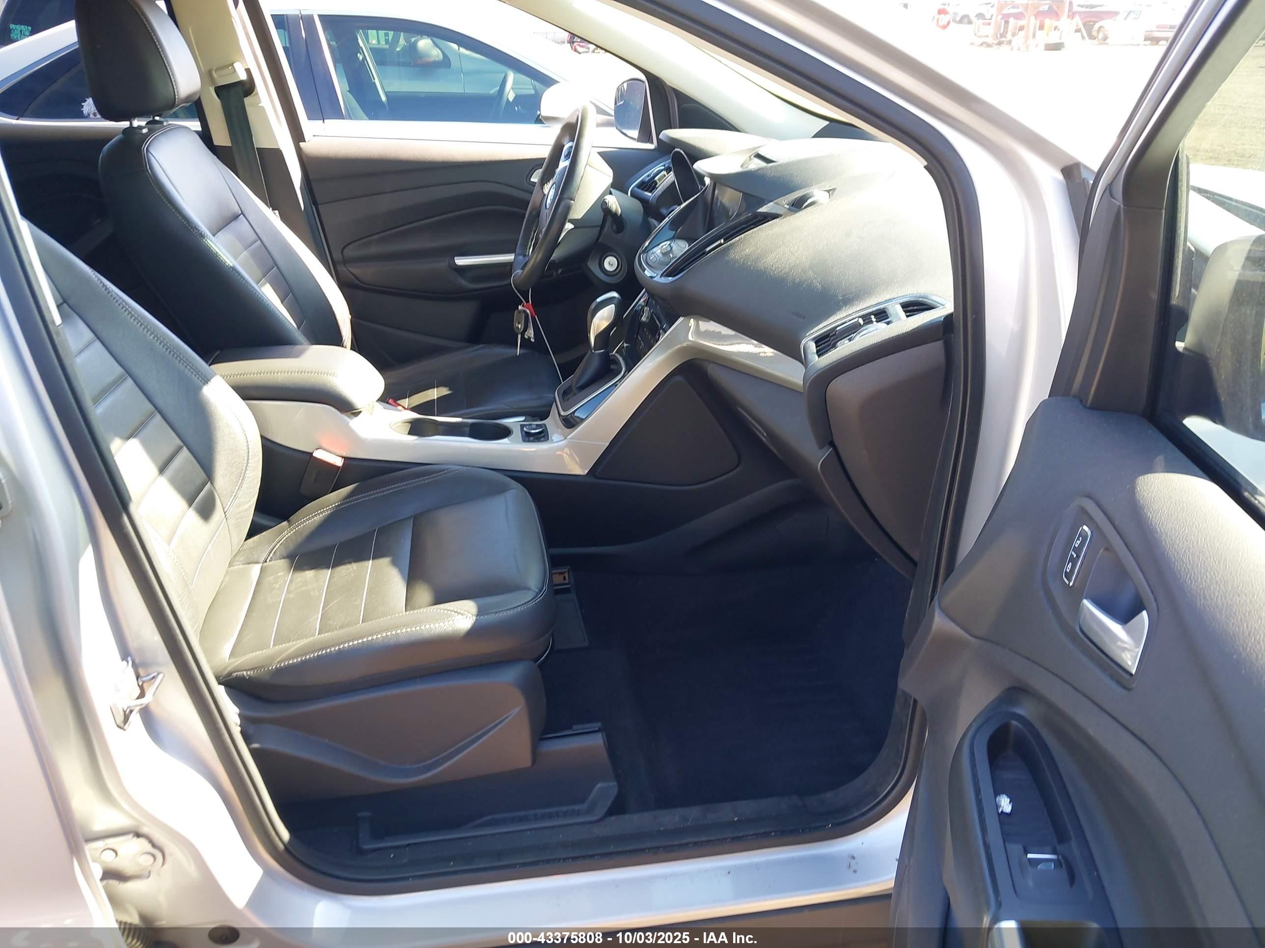 FORD ESCAPE image 5
