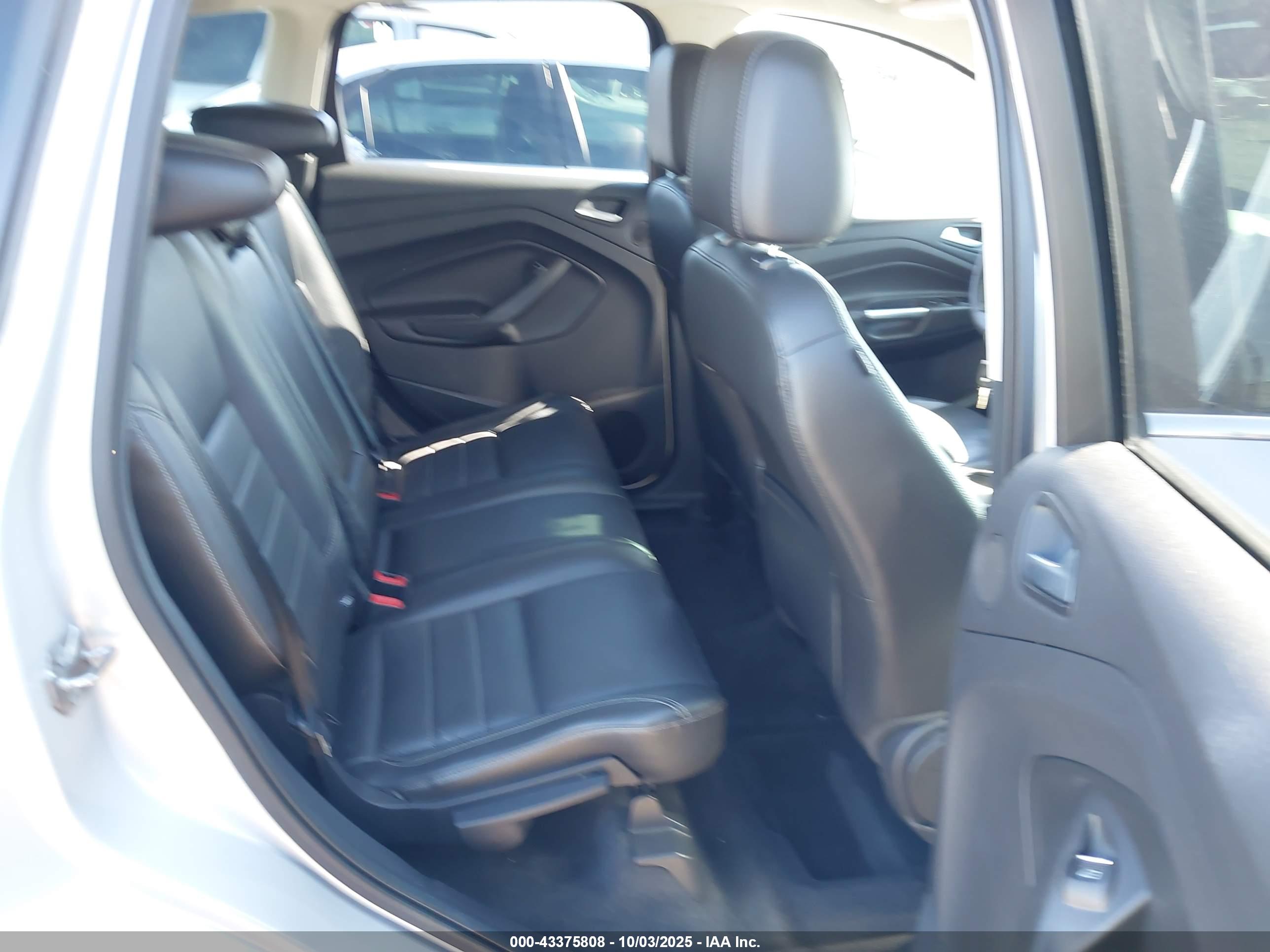 FORD ESCAPE image 8