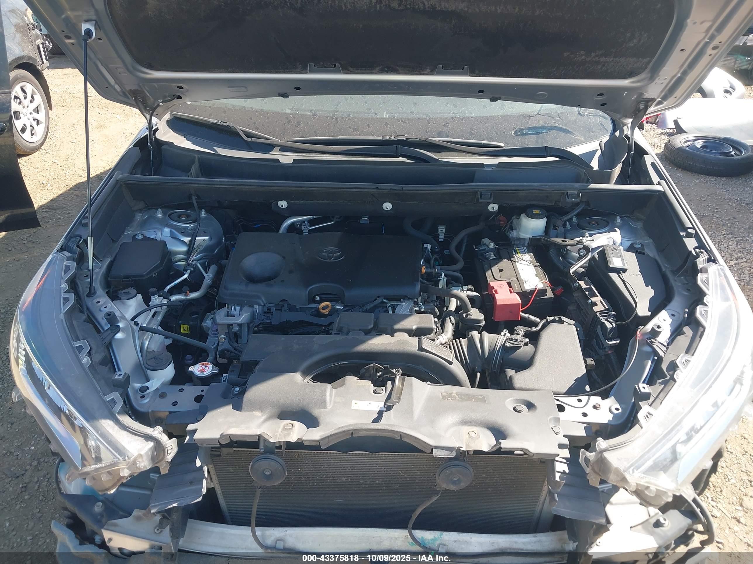 TOYOTA RAV4 image 10