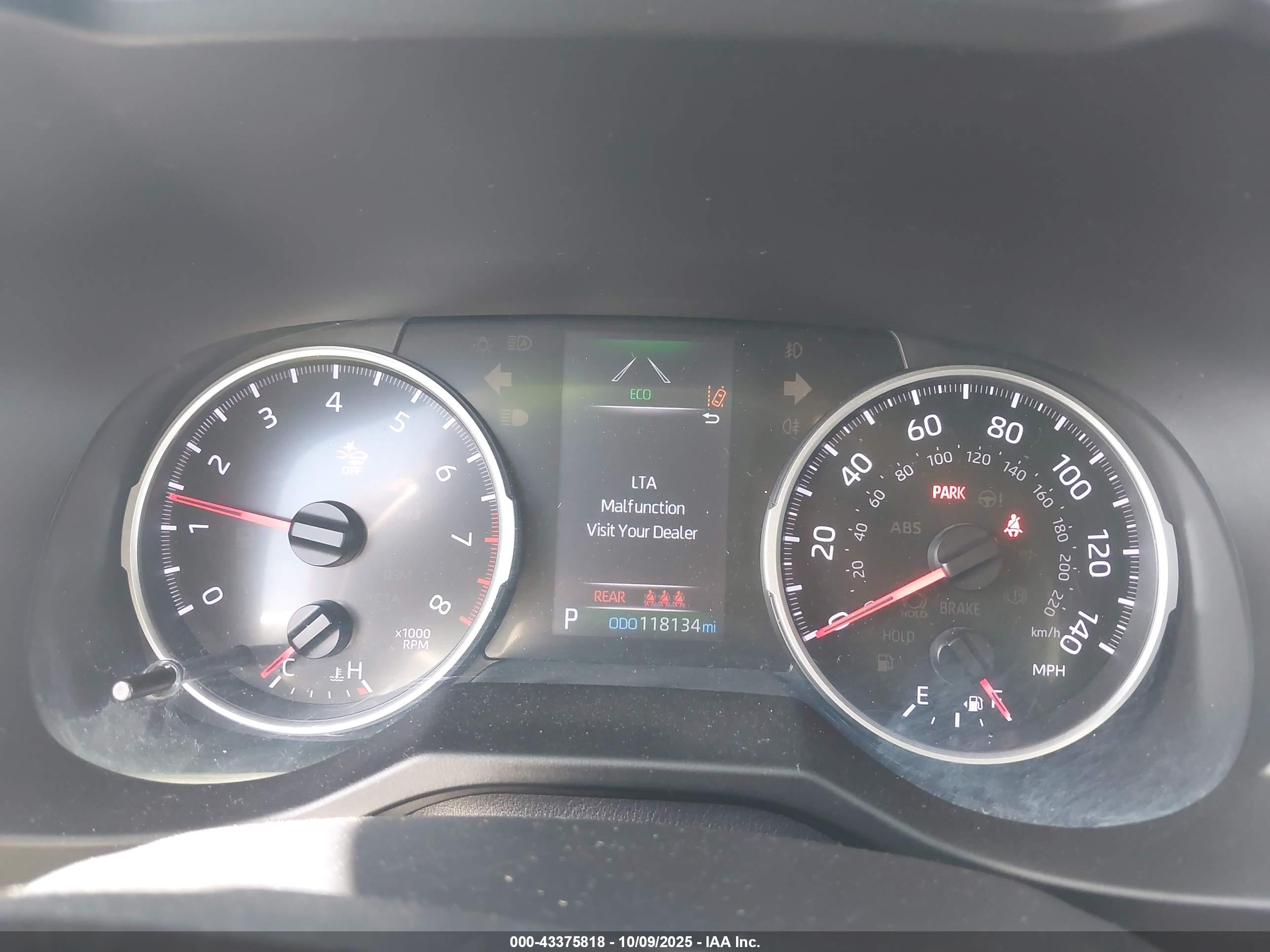 TOYOTA RAV4 image 7
