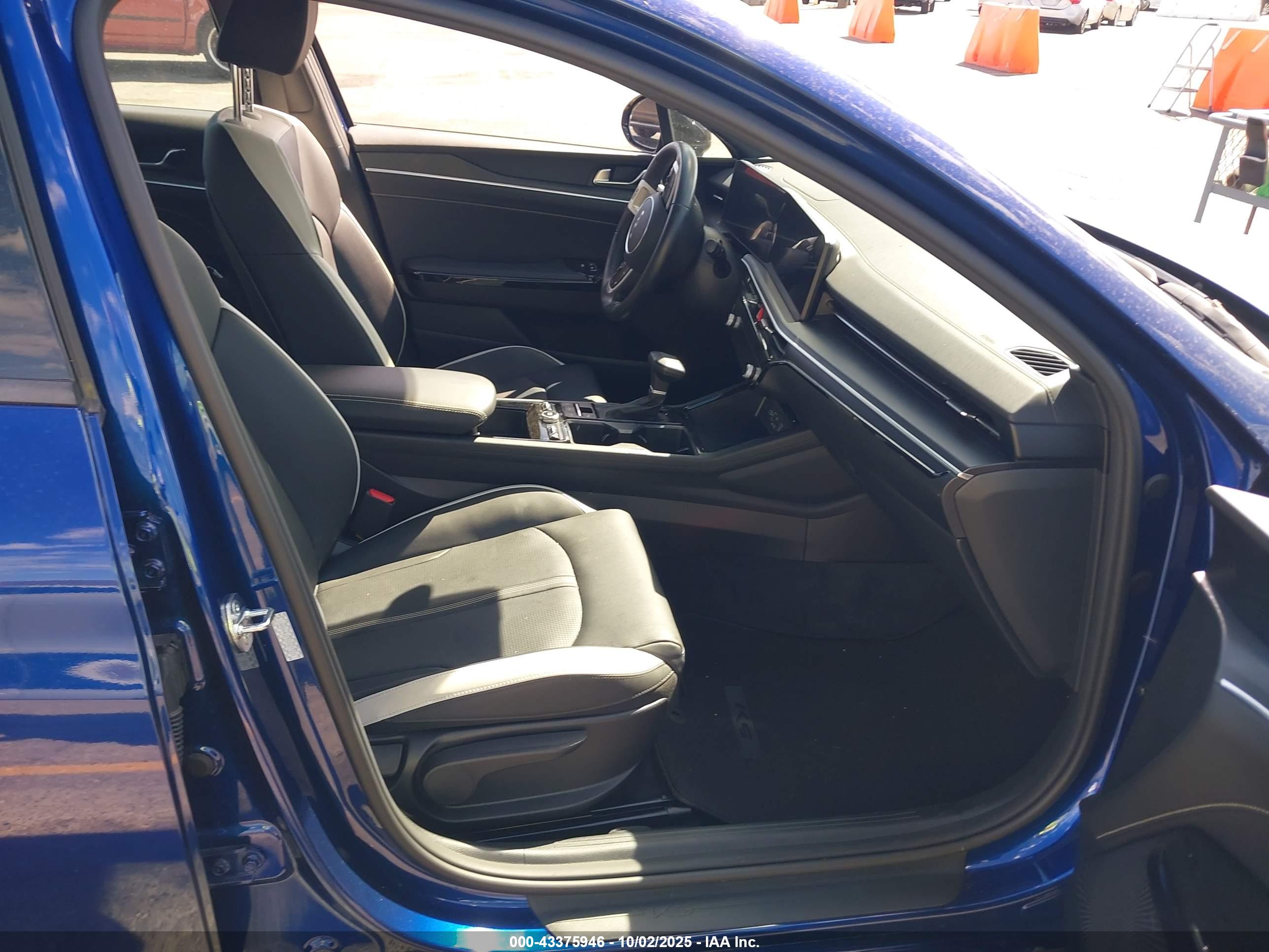 KIA K5 image 5