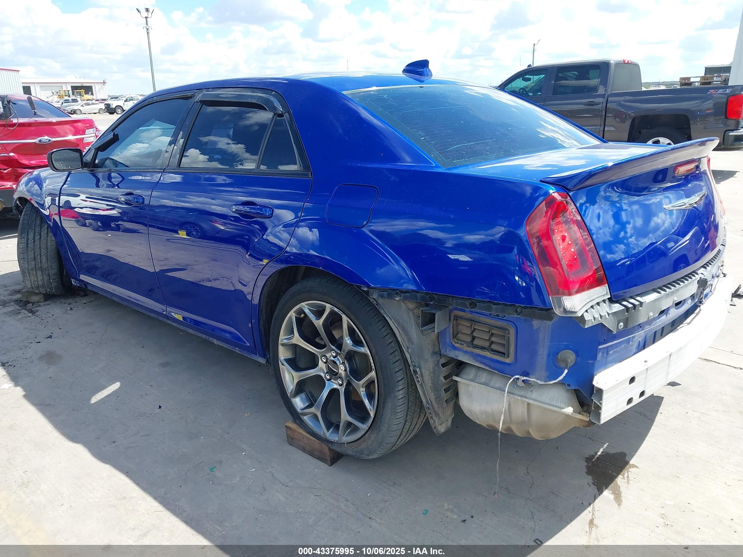 CHRYSLER 300 image 3