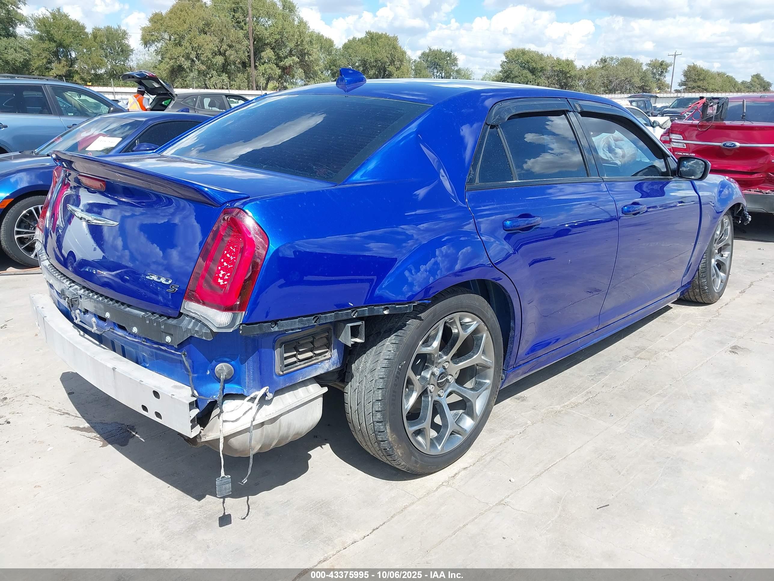 CHRYSLER 300 image 4
